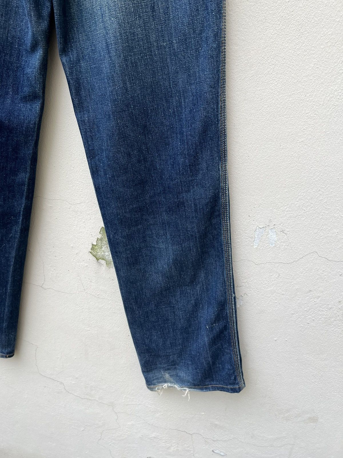 Levi's Vintage 80s Levi’s White Tab Fade Denim Trashed Jeans Size US 31 - 21 Thumbnail