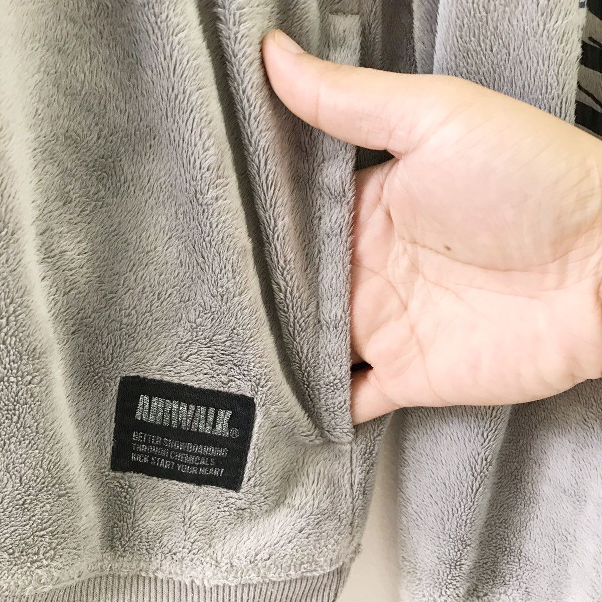 Airwalk Airwalk Spellout Pullover Fullzip Sweater Grey Colour Size M Size US M / EU 48-50 / 2 - 8 Thumbnail