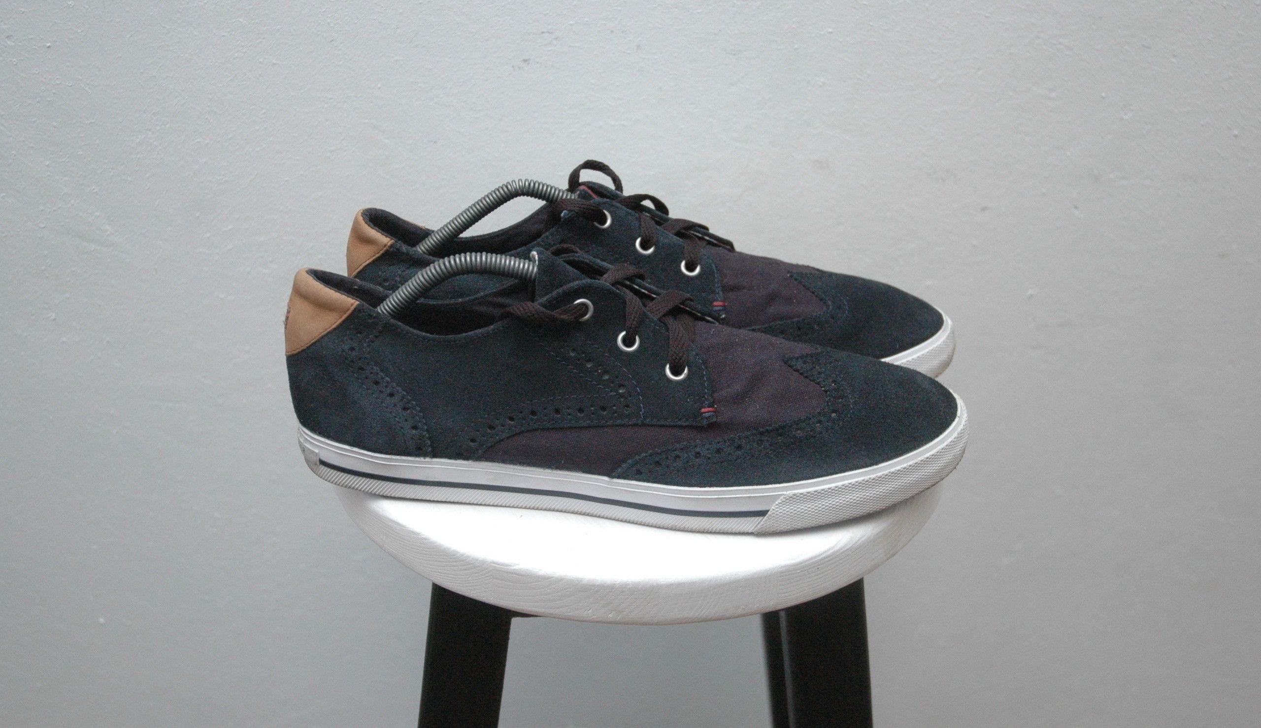 Tommy Hilfiger Tommy Hilfiger Suede Casual Low Top Sneakers Size US 11.5 / EU 44-45 - 2 Thumbnail