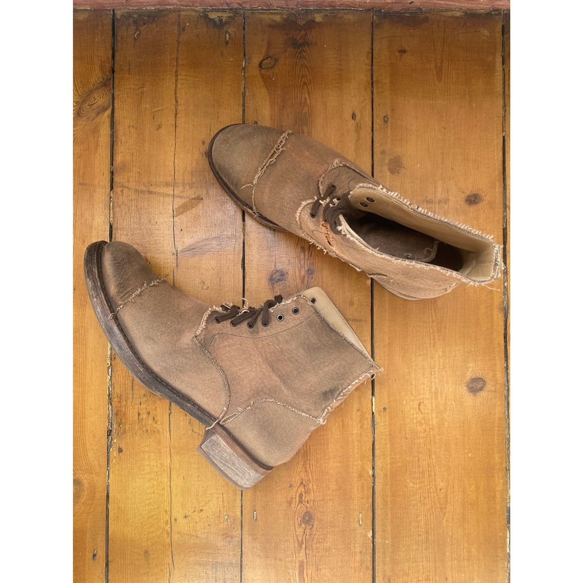 Cherevichkiotvichki Cherevichkiotvichki brown distressed boots 