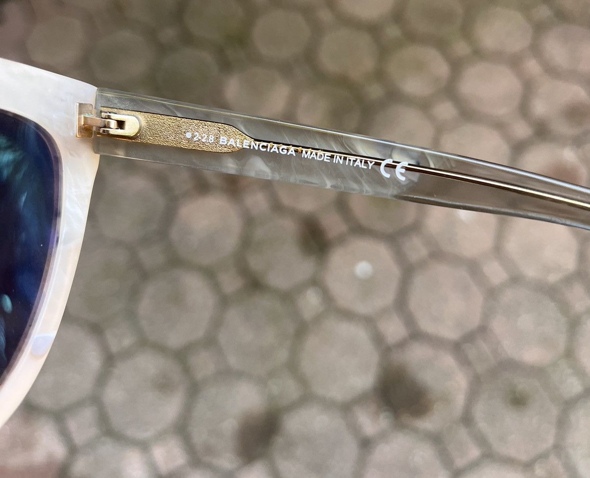 Balenciaga Balenciaga marble gold embroidered sunglasses Size ONE SIZE - 4 Thumbnail