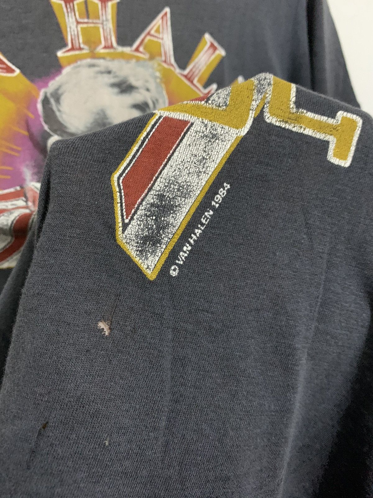 Band Tees 💸BINDINGOFFER💸VINTAGE VAN HALEN 1984 Size US S / EU 44-46 / 1 - 4 Thumbnail