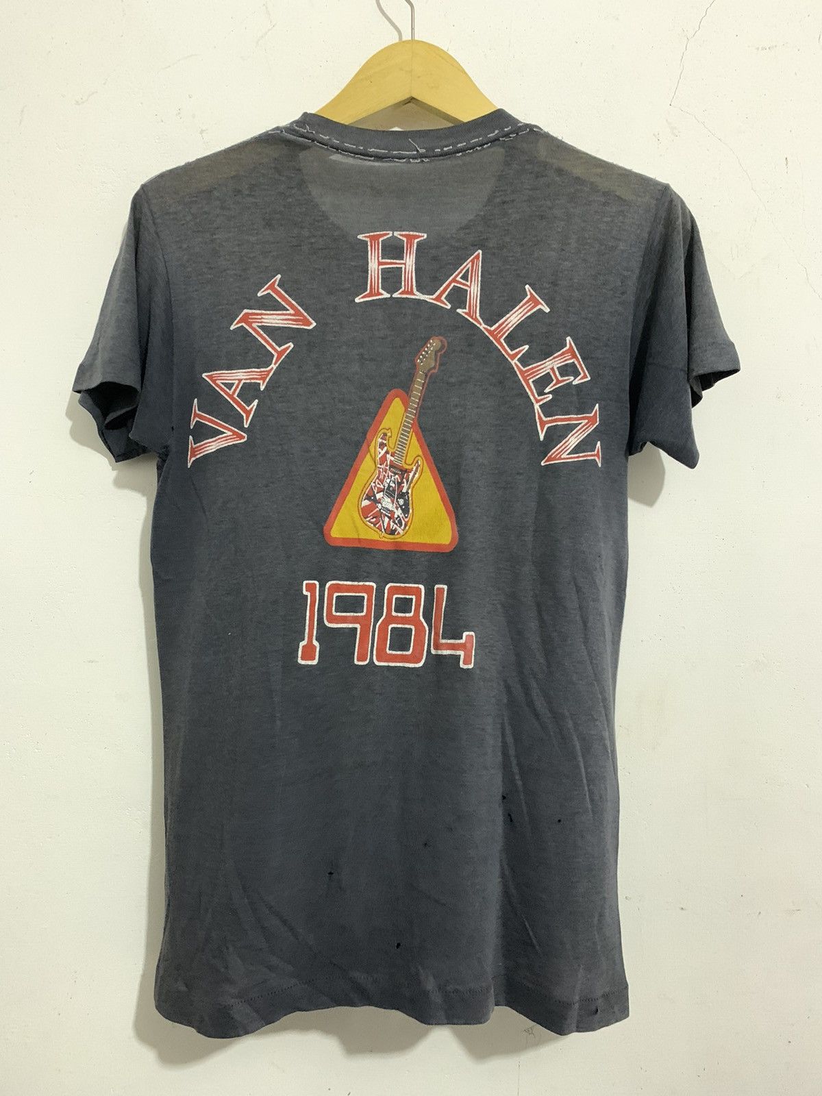 Band Tees 💸BINDINGOFFER💸VINTAGE VAN HALEN 1984 Size US S / EU 44-46 / 1 - 2 Thumbnail