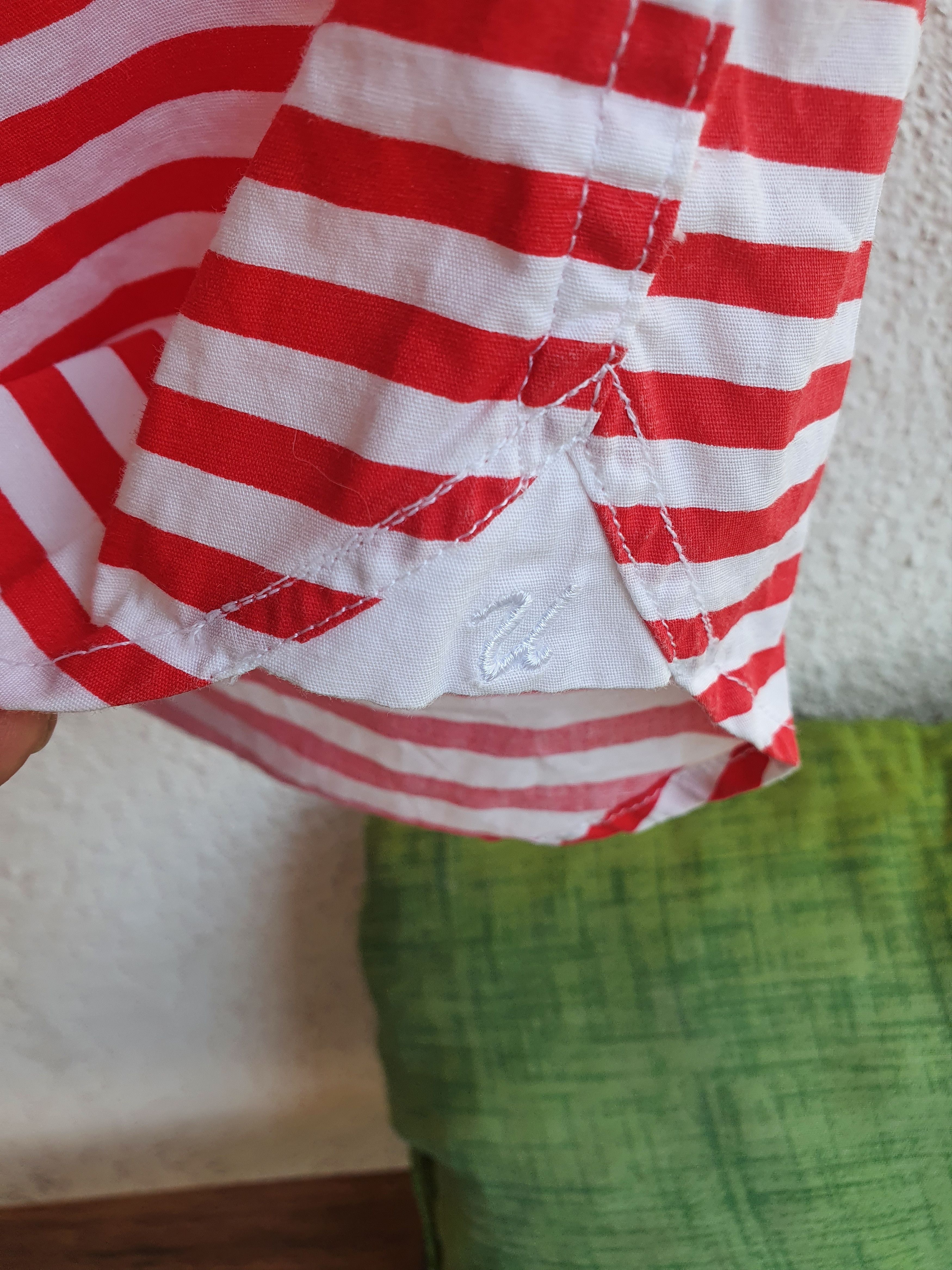 Undefeated Undefeated Red/White striped short sleeve button up shirt,S Size US S / EU 44-46 / 1 - 6 Thumbnail