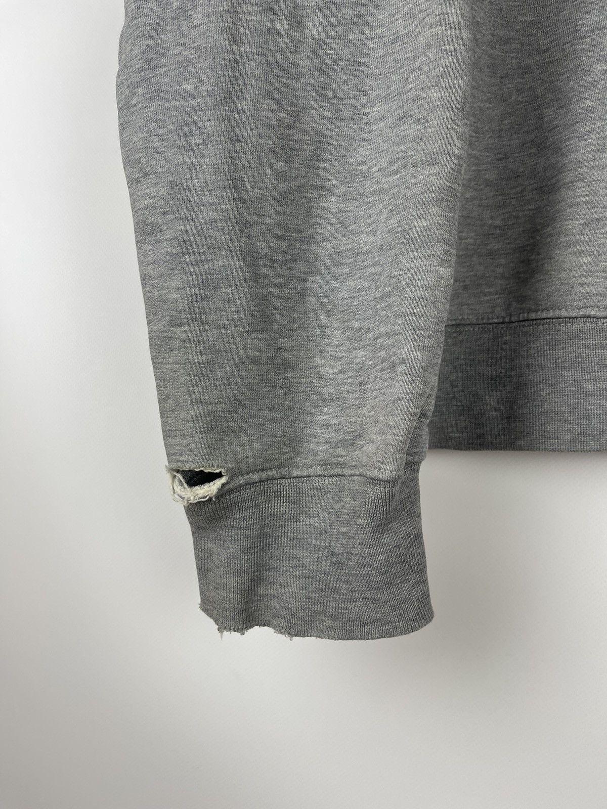 Carhartt × Vintage Carhartt vintage 90s trashed used grey big logo sweatshirt Size US M / EU 48-50 / 2 - 8 Thumbnail