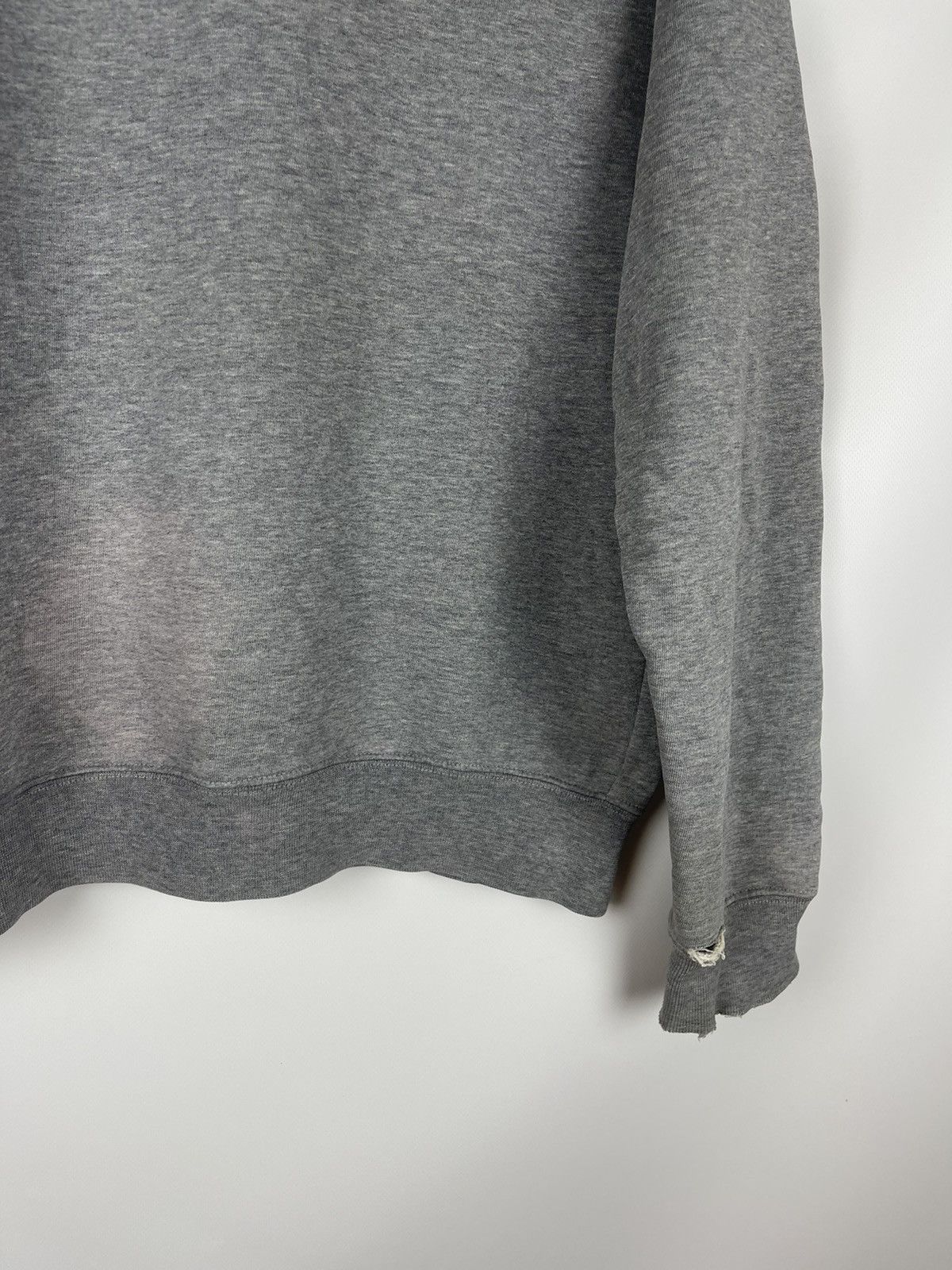Carhartt × Vintage Carhartt vintage 90s trashed used grey big logo sweatshirt Size US M / EU 48-50 / 2 - 17 Thumbnail