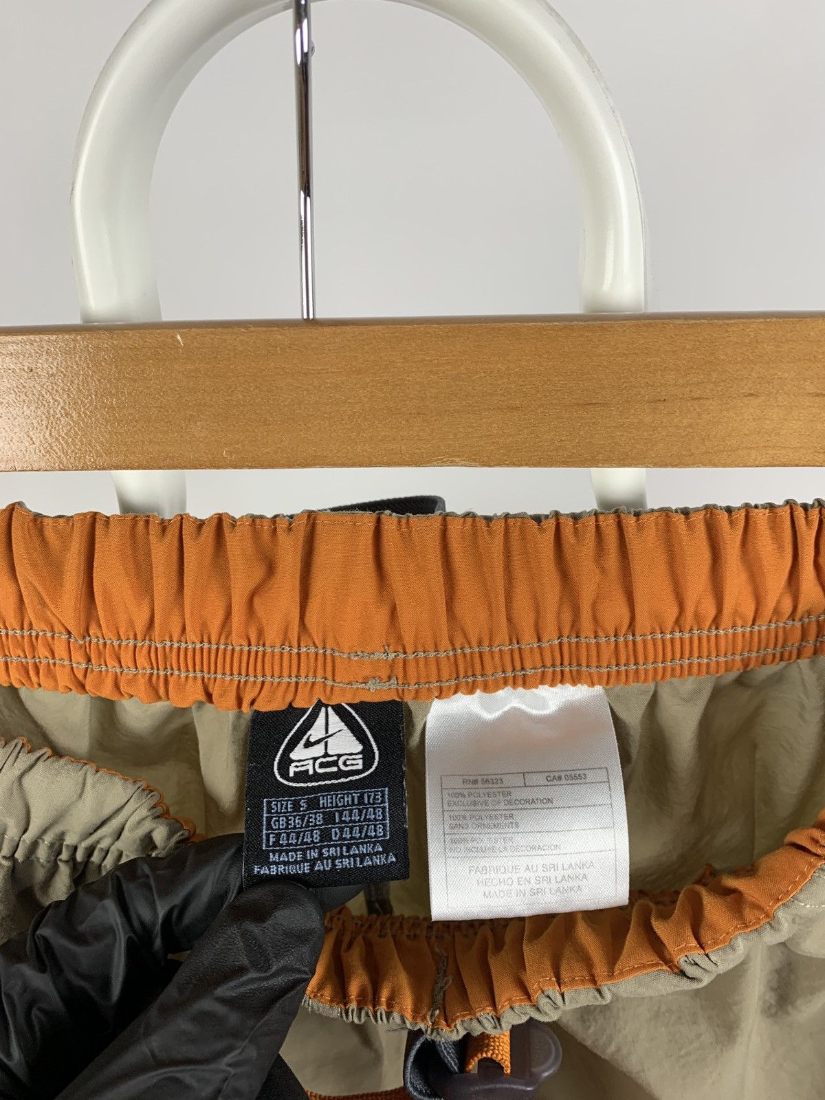 Nike Vintage Nike ACG Beige Cargo Zip Pocket Shorts Size US 30 / EU 46 - 21 Thumbnail