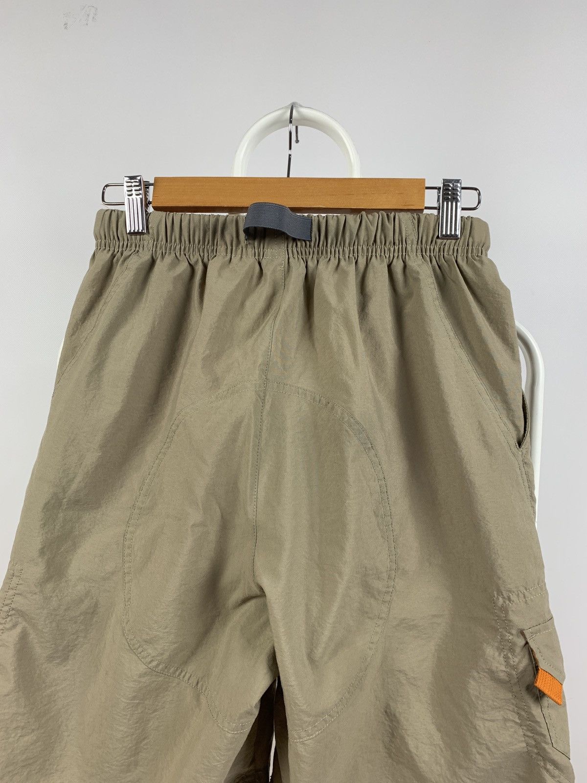 Nike Vintage Nike ACG Beige Cargo Zip Pocket Shorts Size US 30 / EU 46 - 13 Thumbnail