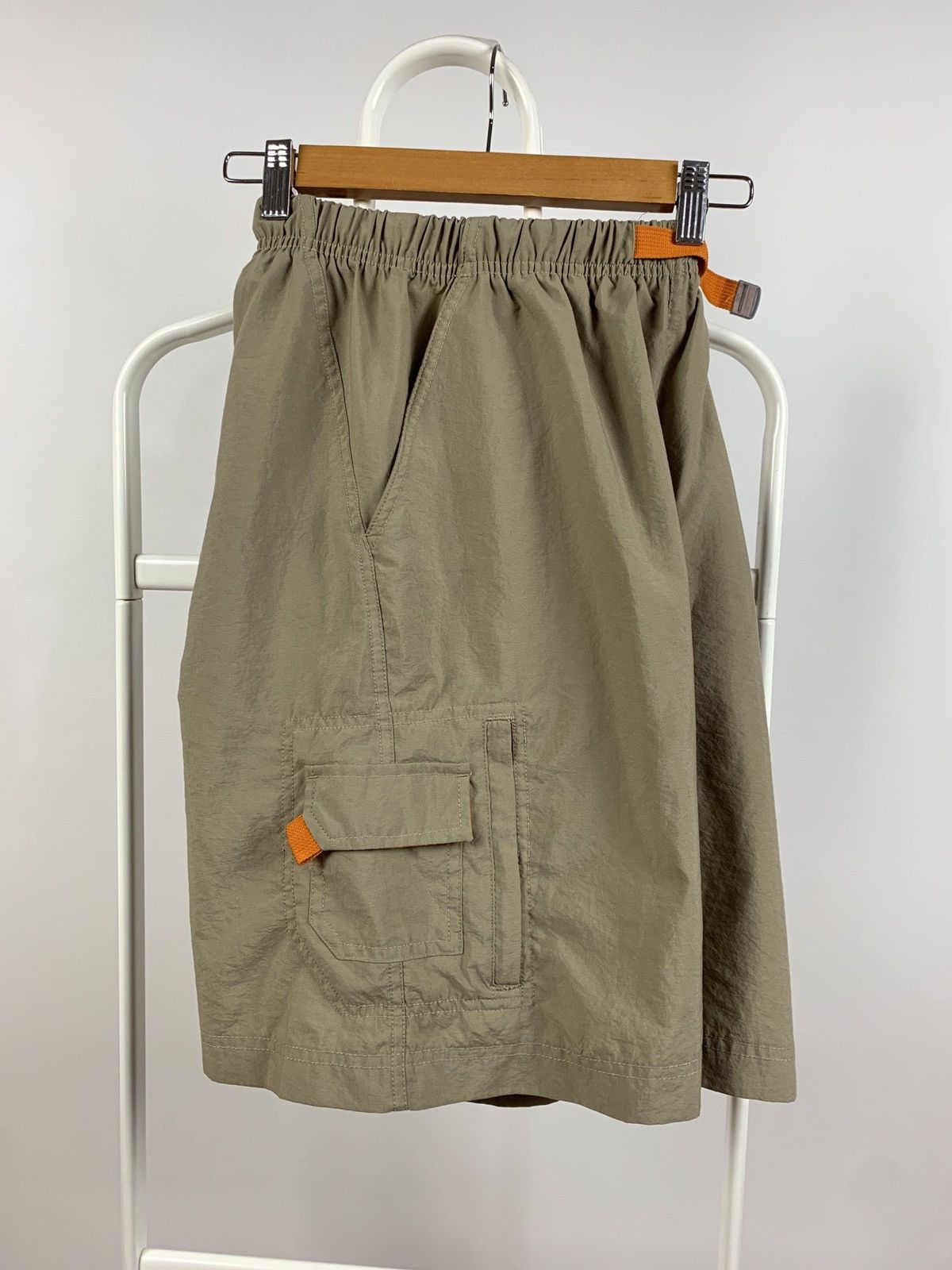 Nike Vintage Nike ACG Beige Cargo Zip Pocket Shorts Size US 30 / EU 46 - 4 Thumbnail