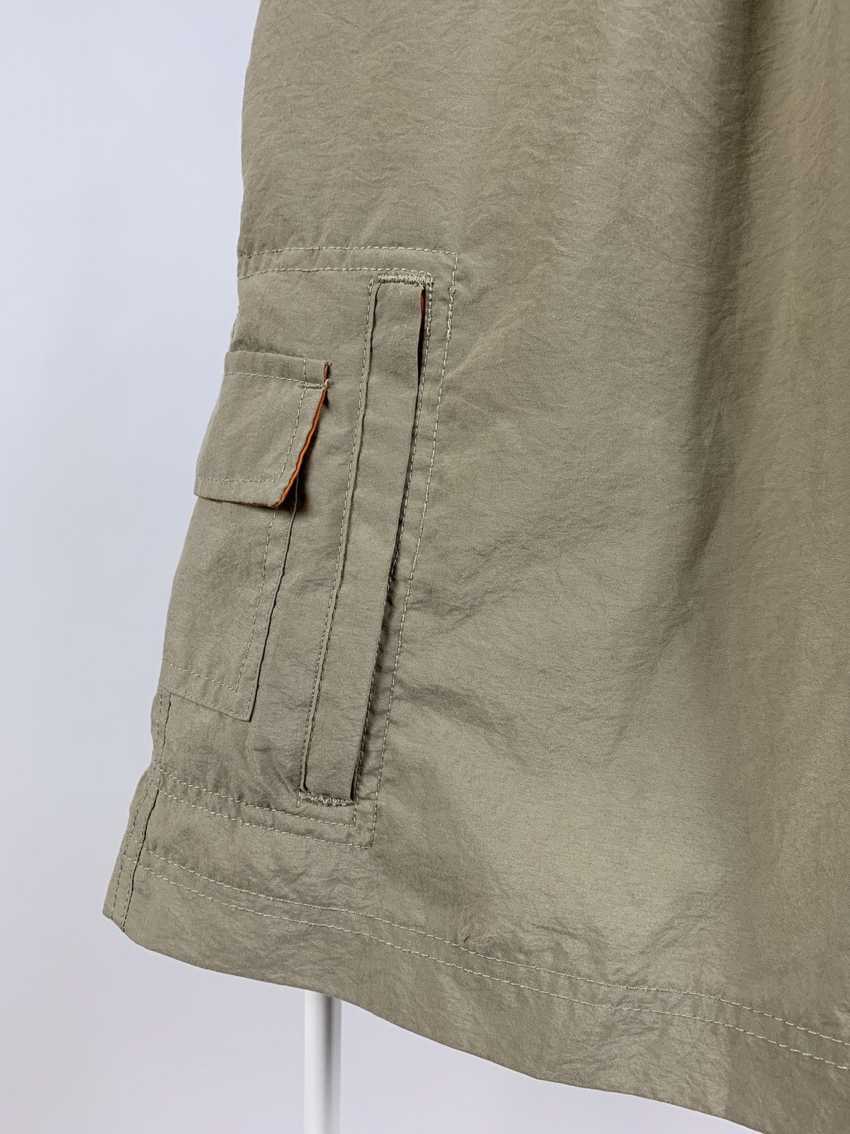 Nike Vintage Nike ACG Beige Cargo Zip Pocket Shorts Size US 30 / EU 46 - 9 Thumbnail
