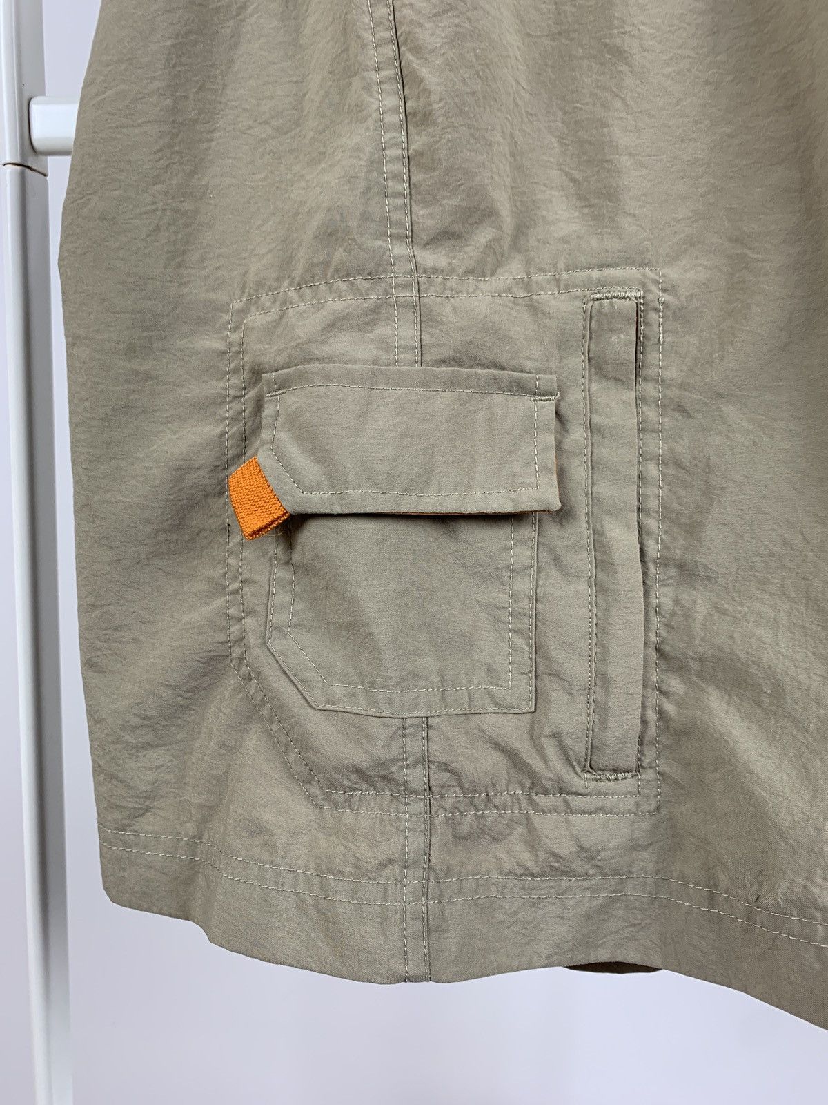 Nike Vintage Nike ACG Beige Cargo Zip Pocket Shorts Size US 30 / EU 46 - 19 Thumbnail