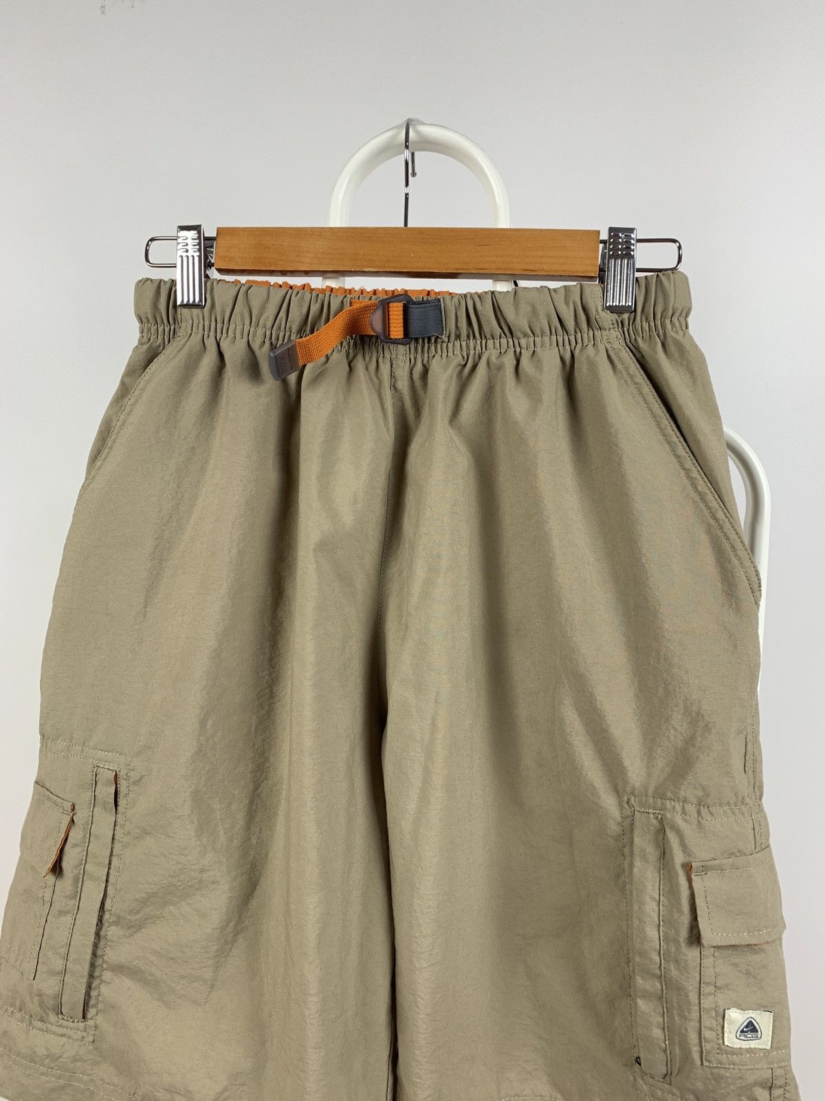 Nike Vintage Nike ACG Beige Cargo Zip Pocket Shorts Size US 30 / EU 46 - 5 Thumbnail