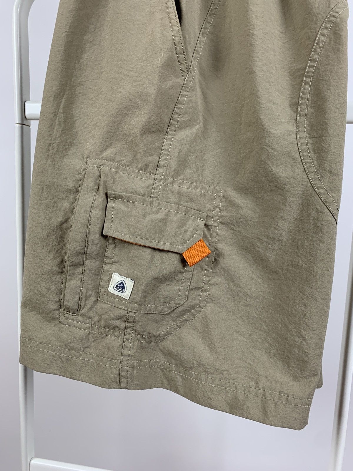 Nike Vintage Nike ACG Beige Cargo Zip Pocket Shorts Size US 30 / EU 46 - 17 Thumbnail