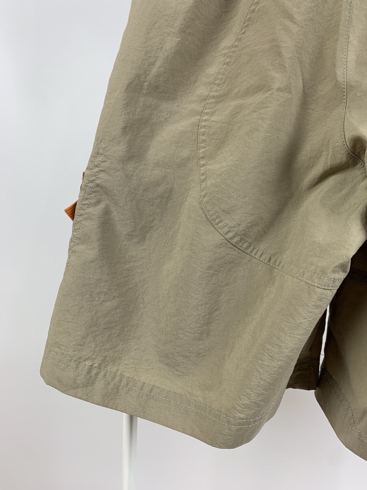 Nike Vintage Nike ACG Beige Cargo Zip Pocket Shorts Size US 30 / EU 46 - 15 Thumbnail