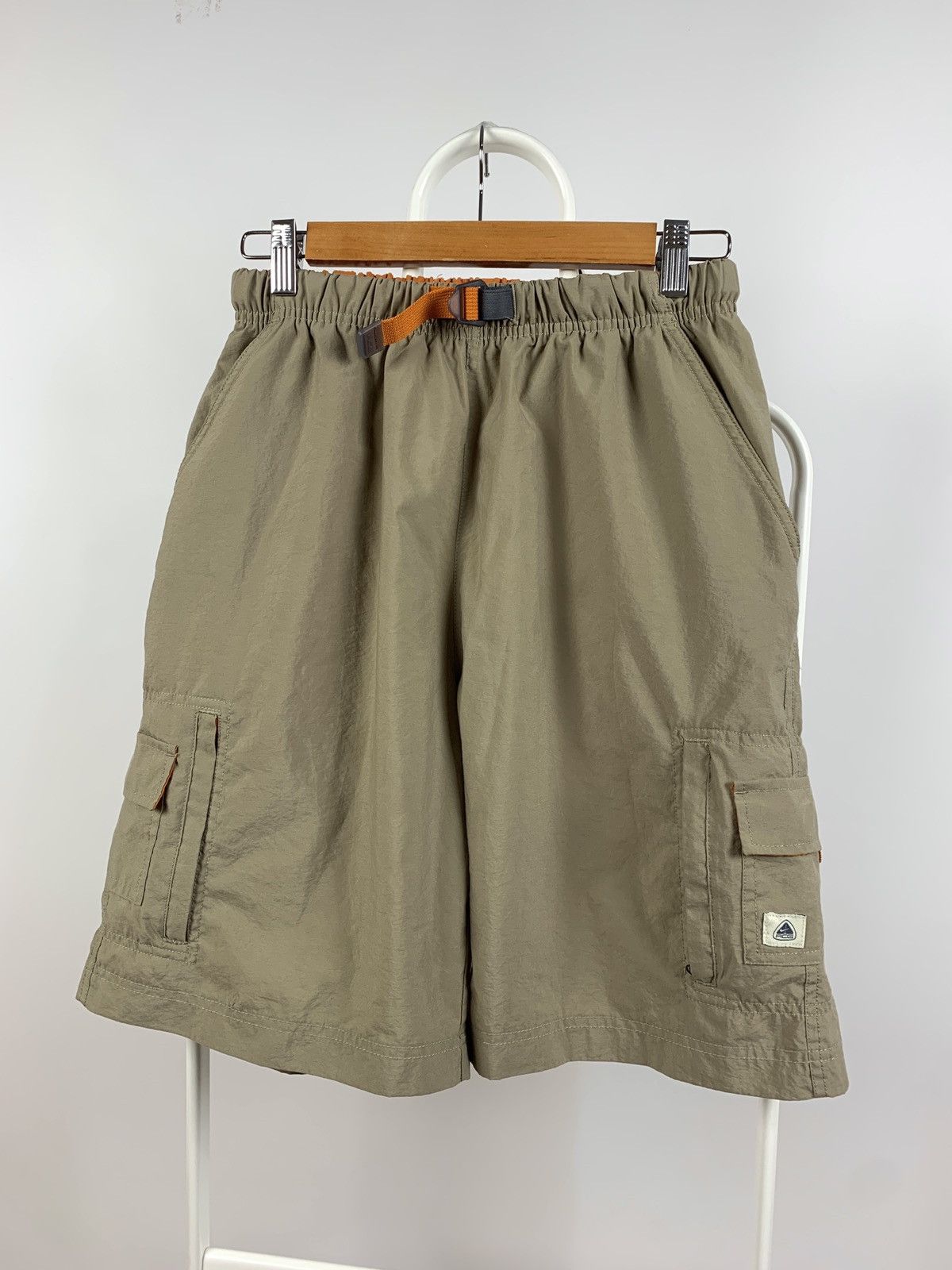 Nike Vintage Nike ACG Beige Cargo Zip Pocket Shorts Size US 30 / EU 46 - 1 Thumbnail