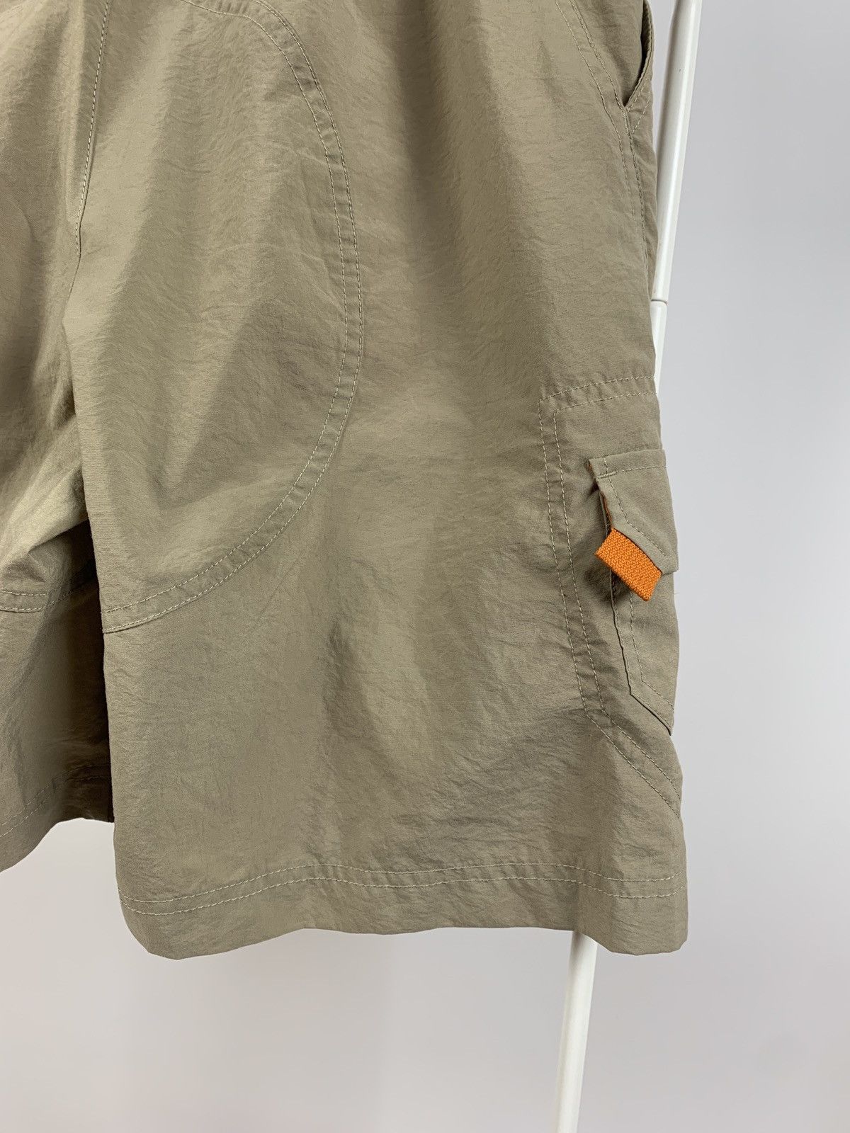 Nike Vintage Nike ACG Beige Cargo Zip Pocket Shorts Size US 30 / EU 46 - 14 Thumbnail