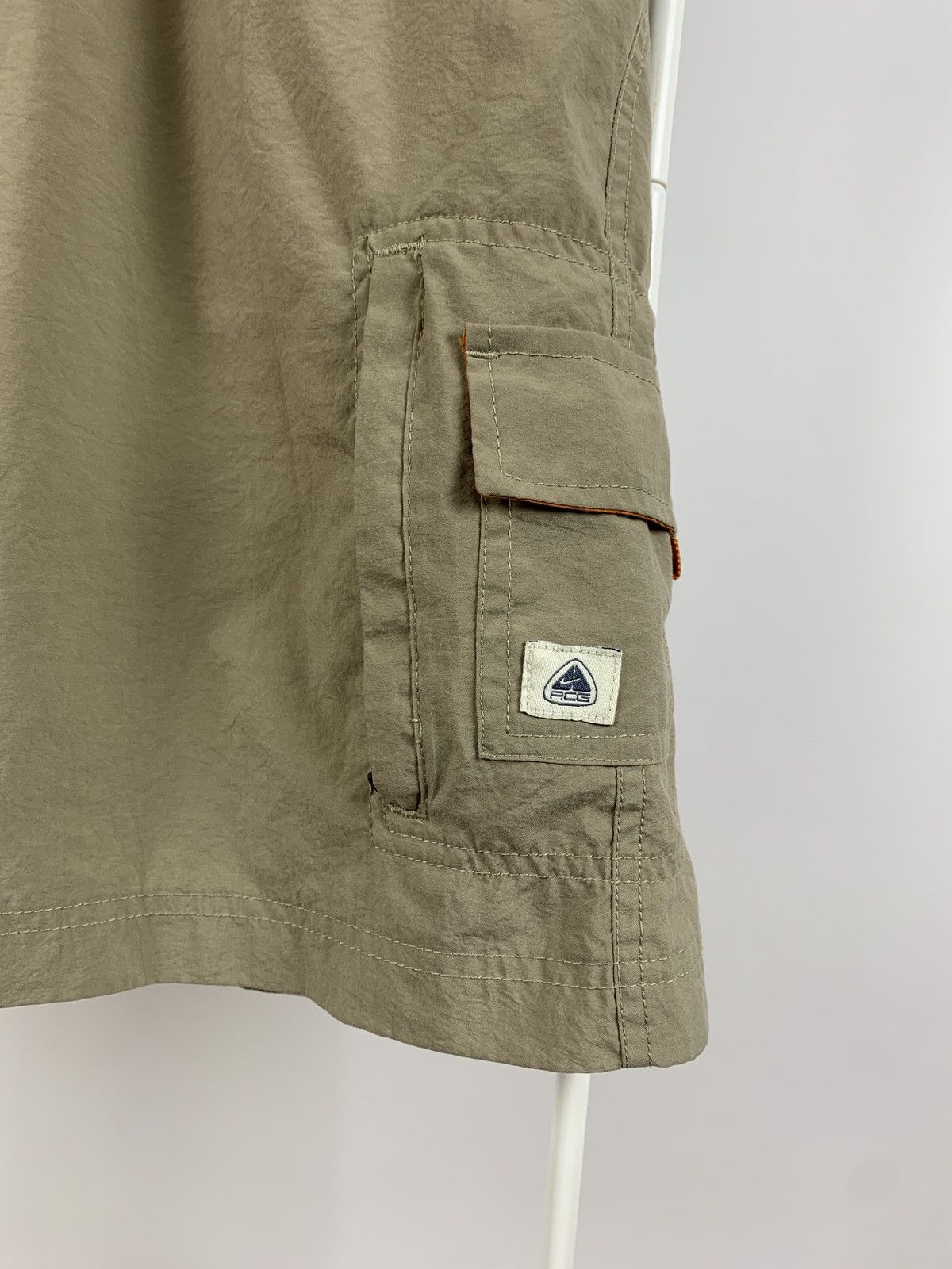 Nike Vintage Nike ACG Beige Cargo Zip Pocket Shorts Size US 30 / EU 46 - 6 Thumbnail
