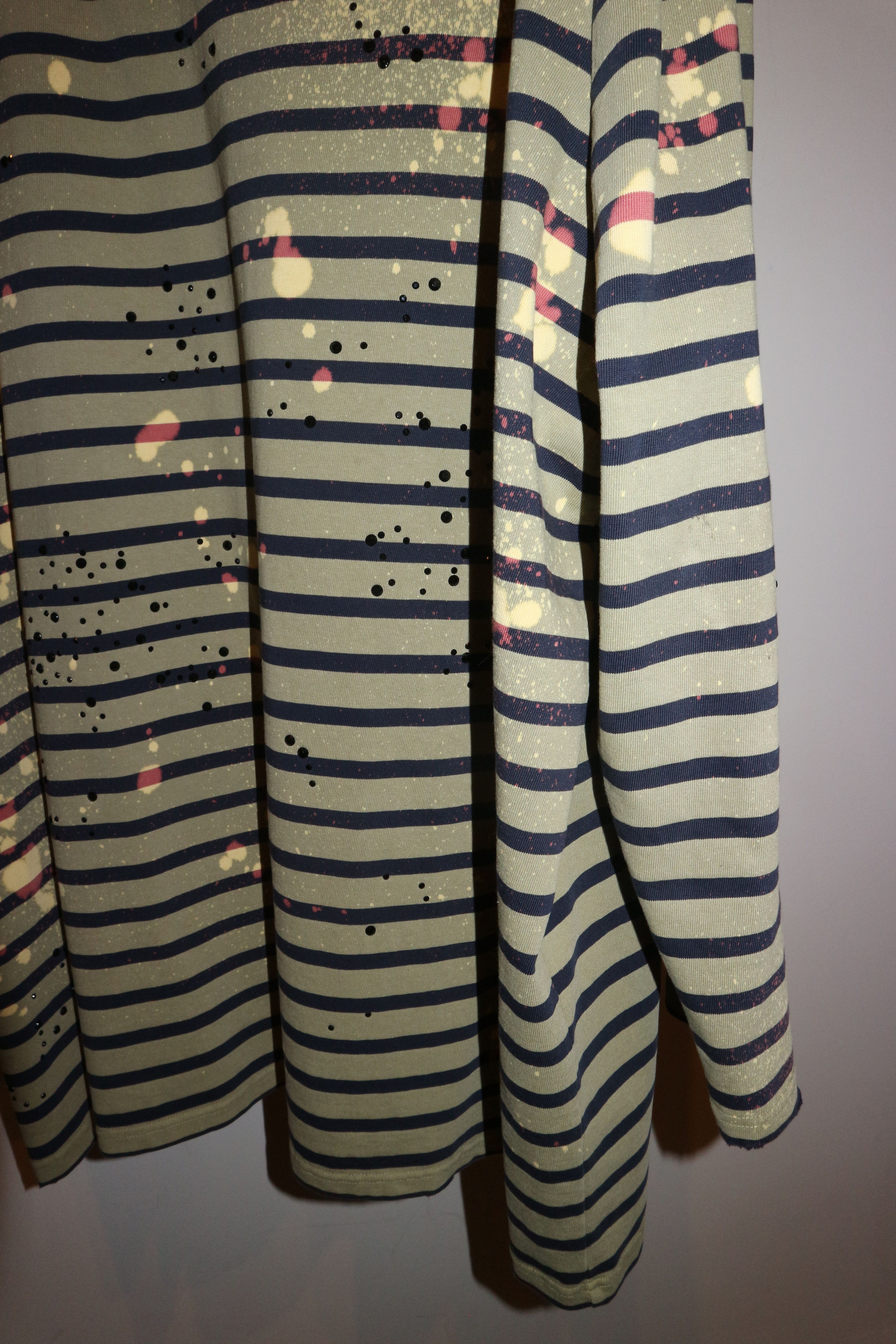 Faith Connexion Crystal embellished bleach sweatshirt Size US M / EU 48-50 / 2 - 6 Thumbnail