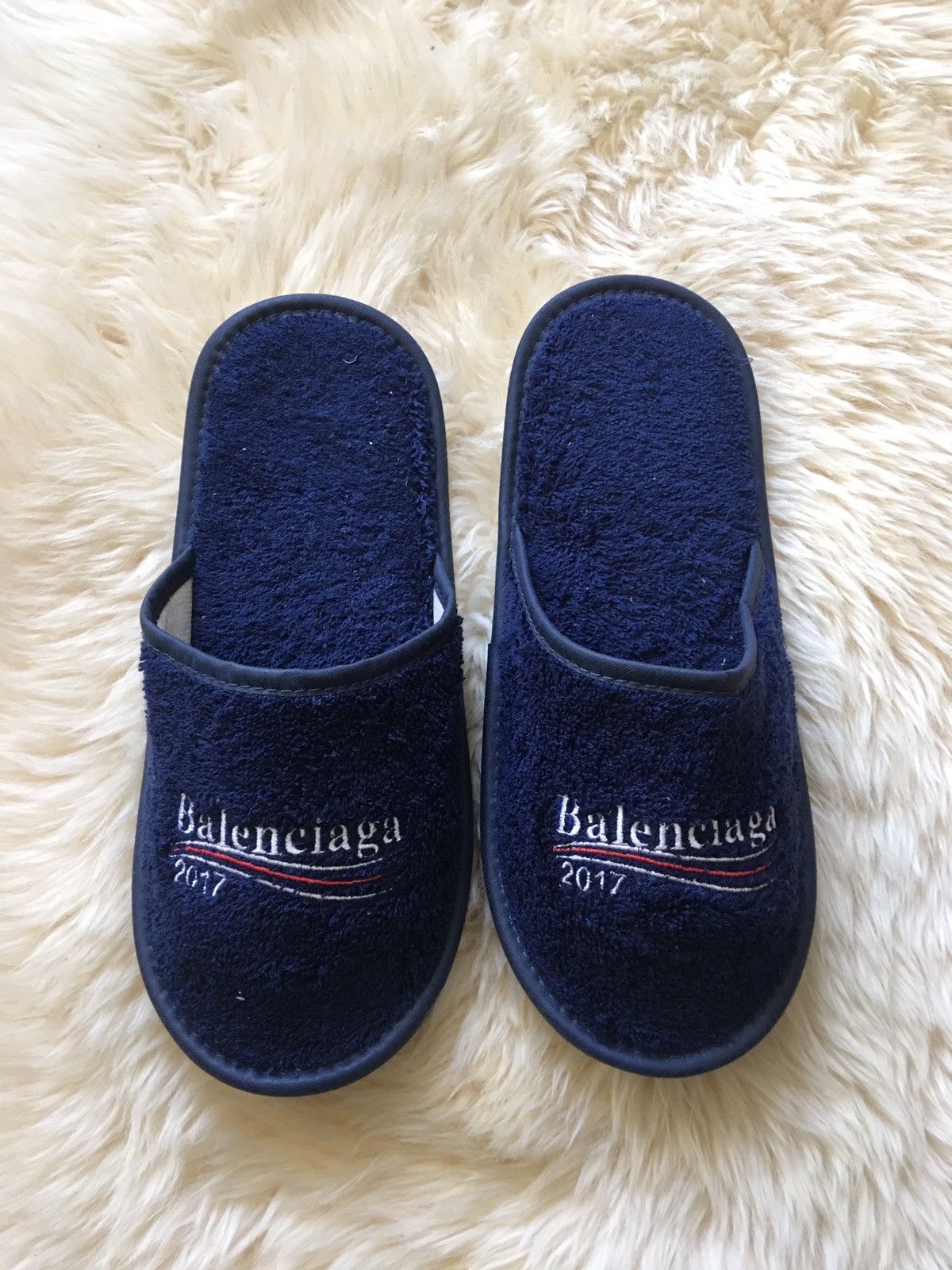 Balenciaga hotel slippers best sale