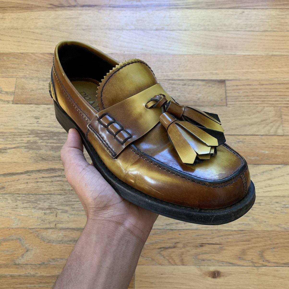 靴 00s prada archive leather tassel loafer Prada FW2017 Burnished Yellow Tassel Loafers | Grailed