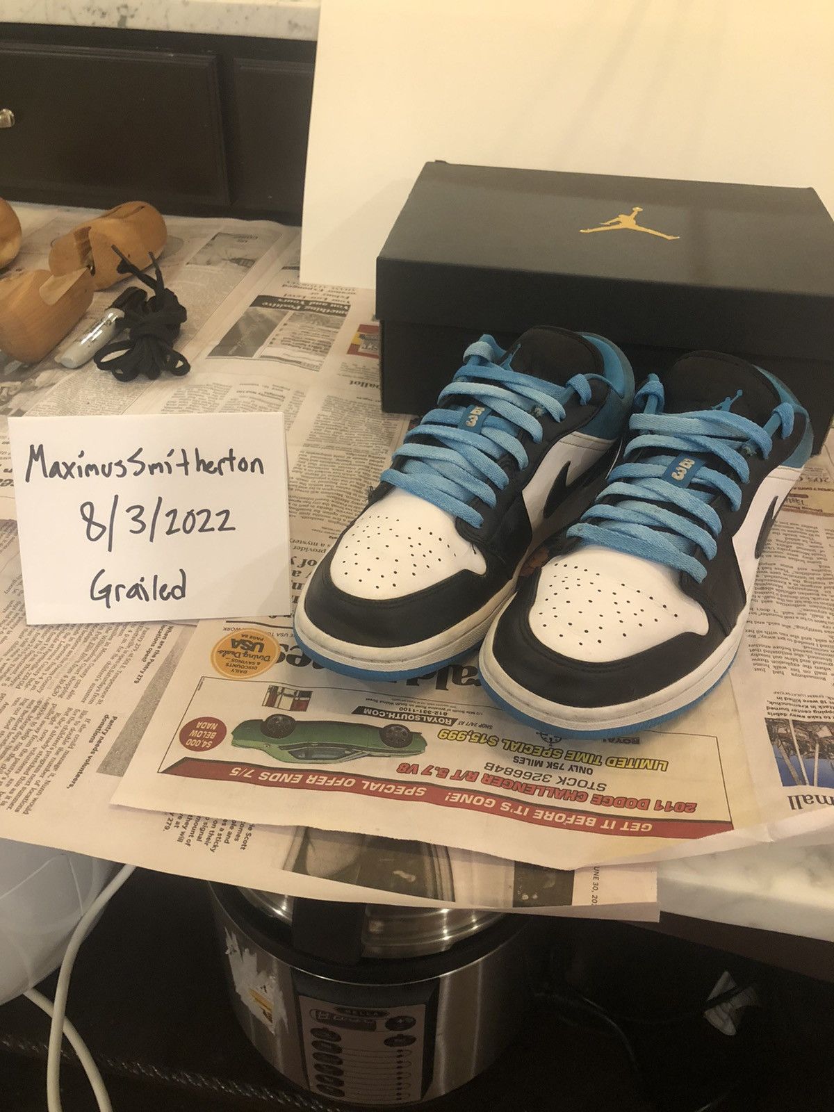Jordan Brand Jordan 1 Low Laser Blue Size US 9.5 / EU 42-43 - 7 Thumbnail