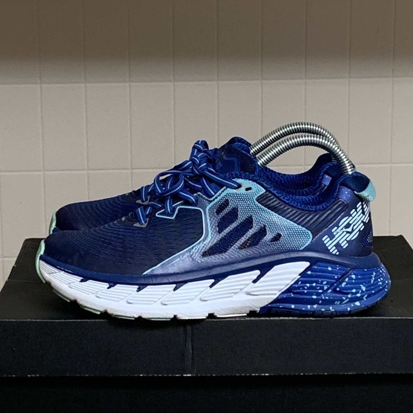 WOMENS HOKA ONE ONE GAVIOTA RUNNING SHOES SIZE 6.5 BLUE NICE