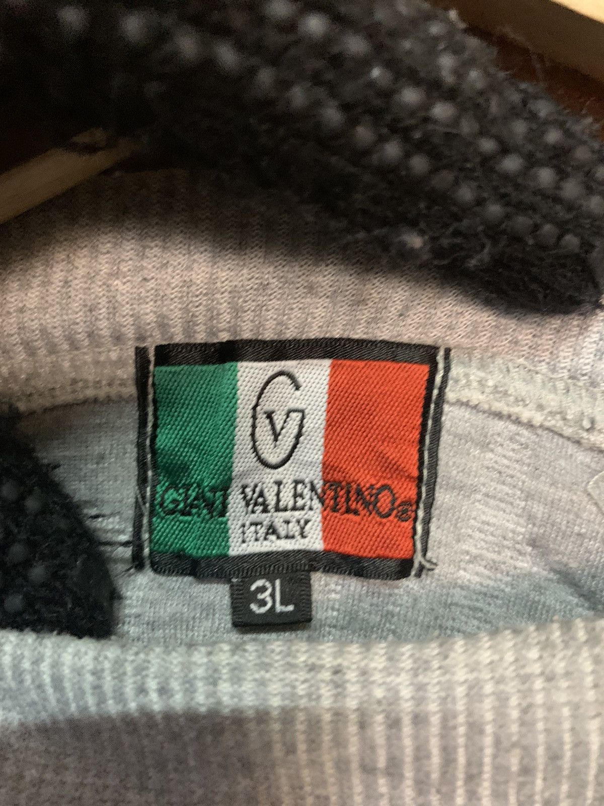 Vintage Vintage Embroidered Gianni Valentino Sweatshirt Size US XXL / EU 58 / 5 - 5 Thumbnail
