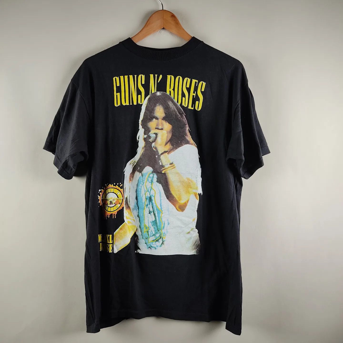 ミュージシャン GUNS N' ROSES VINTAGE BOOTLEG XL Rebel Rockers Unite: Bootleg Guns N' Roses All-Over Print