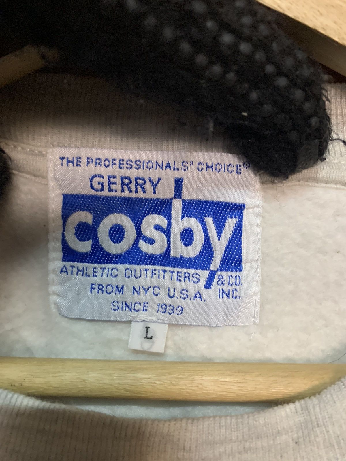 Vintage Vintage Embroidered Cosby By Gerry Sweatshirt Size US L / EU 52-54 / 3 - 4 Thumbnail