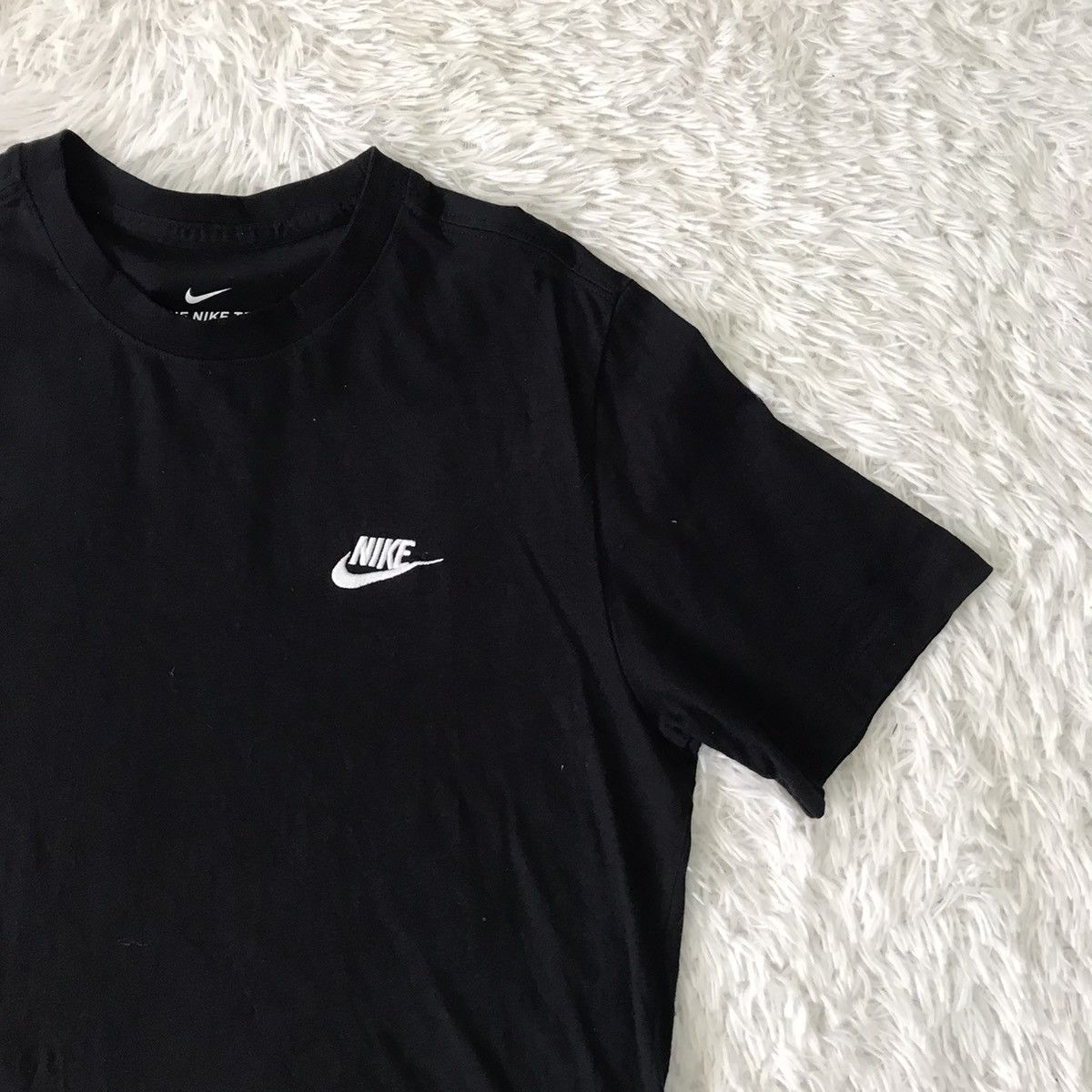 Nike 💥Steals💥Nike Tee Size US M / EU 48-50 / 2 - 5 Thumbnail