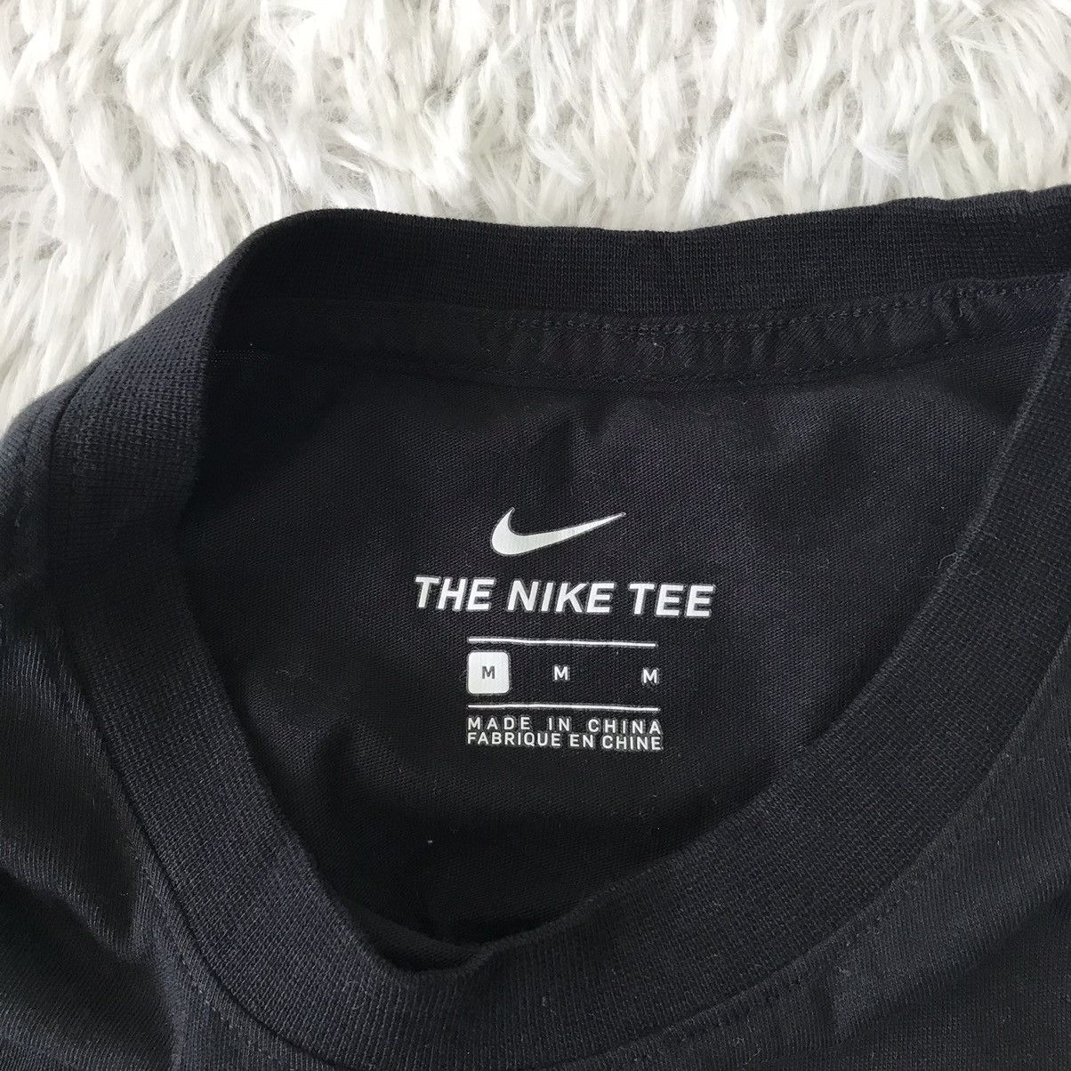 Nike 💥Steals💥Nike Tee Size US M / EU 48-50 / 2 - 12 Thumbnail