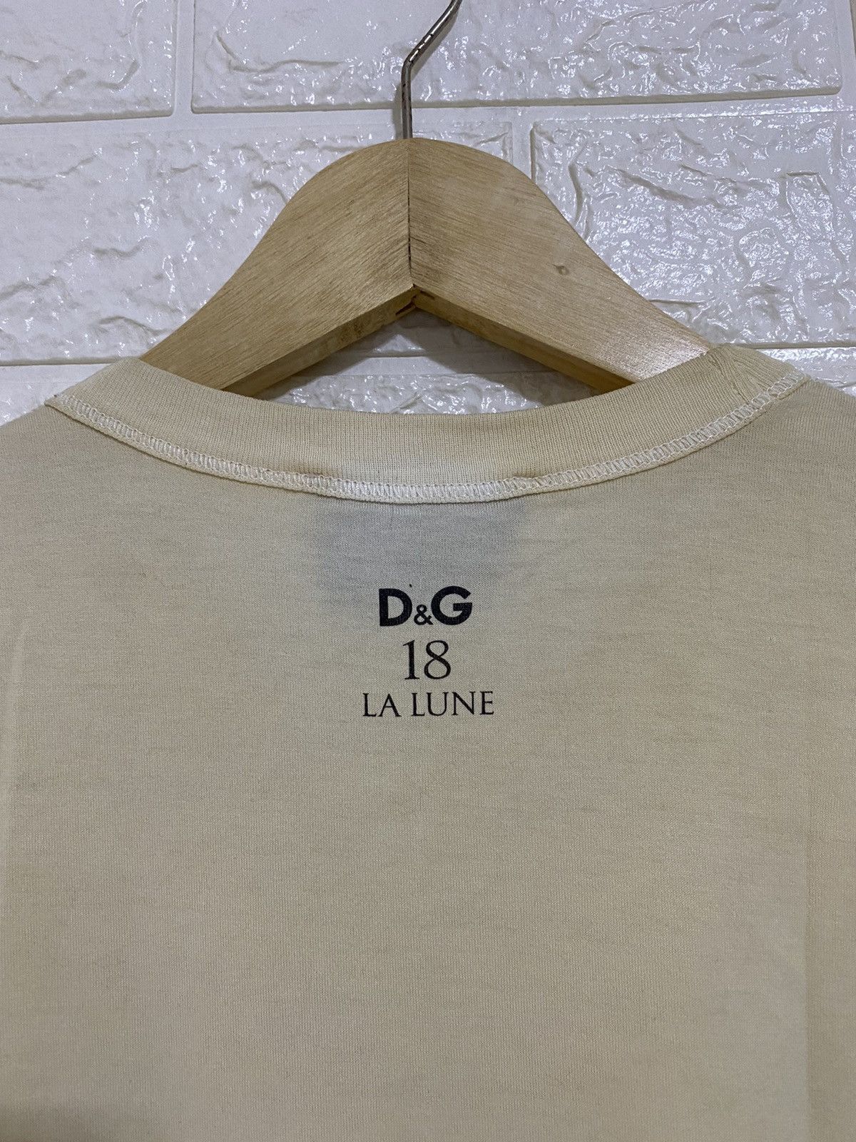 Dolce & Gabbana D&G dolce & gabbana 18 la lune photo mario testino tshirt Size US L / EU 52-54 / 3 - 5 Thumbnail