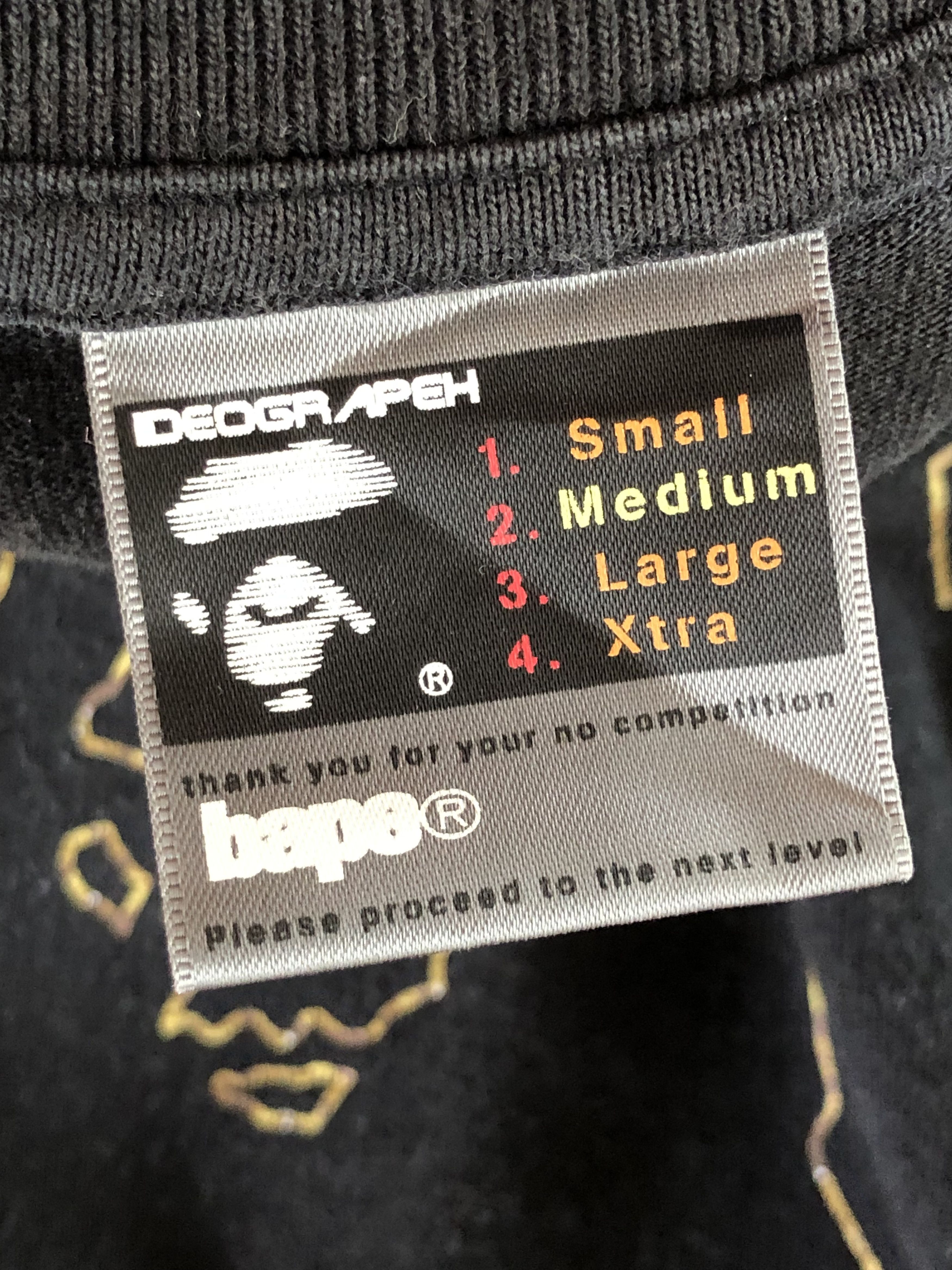 Bape RARE🔥VINTAGE BAPE CAMOCOLLAGE BIG LOGO TEE Size US M / EU 48-50 / 2 - 11 Thumbnail
