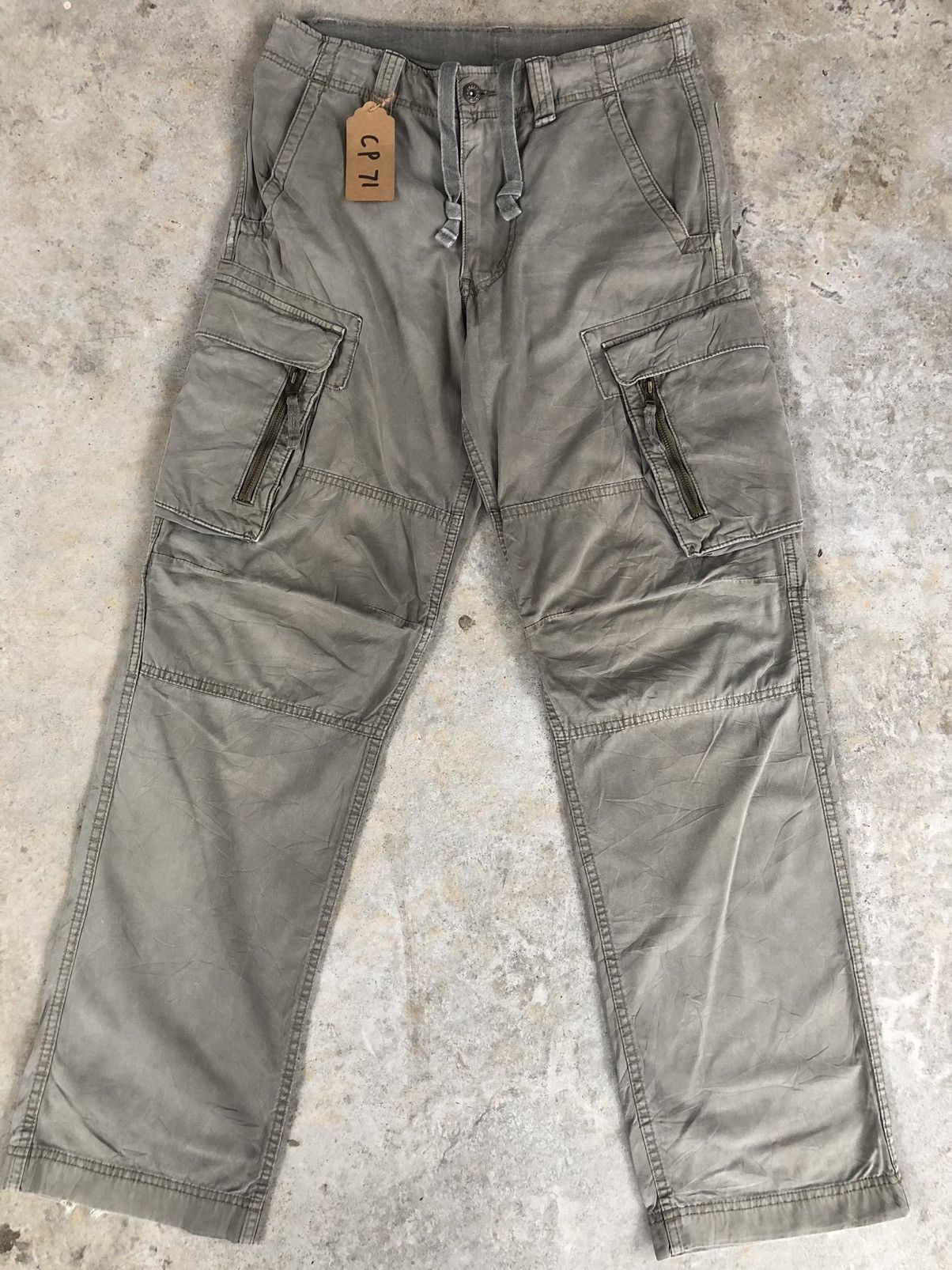 image of Uniqlo Cargo Pants Tactical in Light Green, Men's (Size 31)