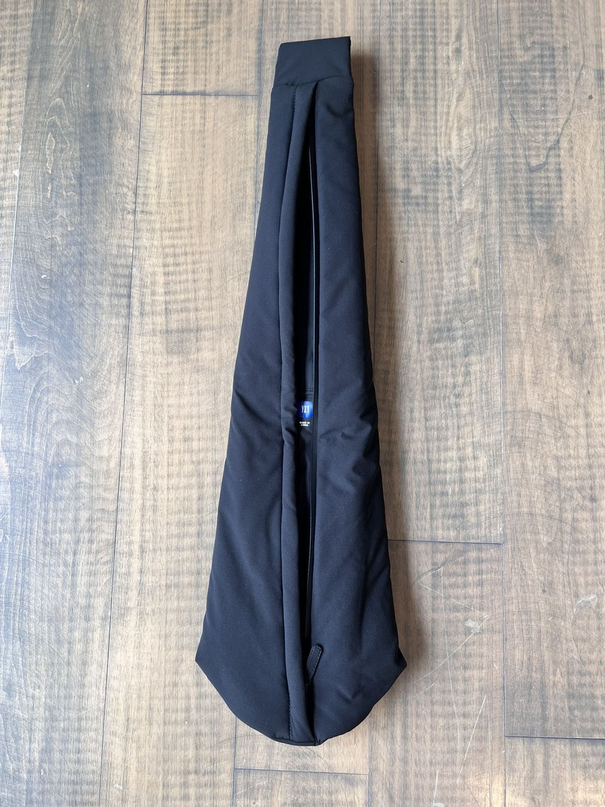 Gap × Kanye West Snake Bag Yeezy Gap Engineered by Balenciaga 