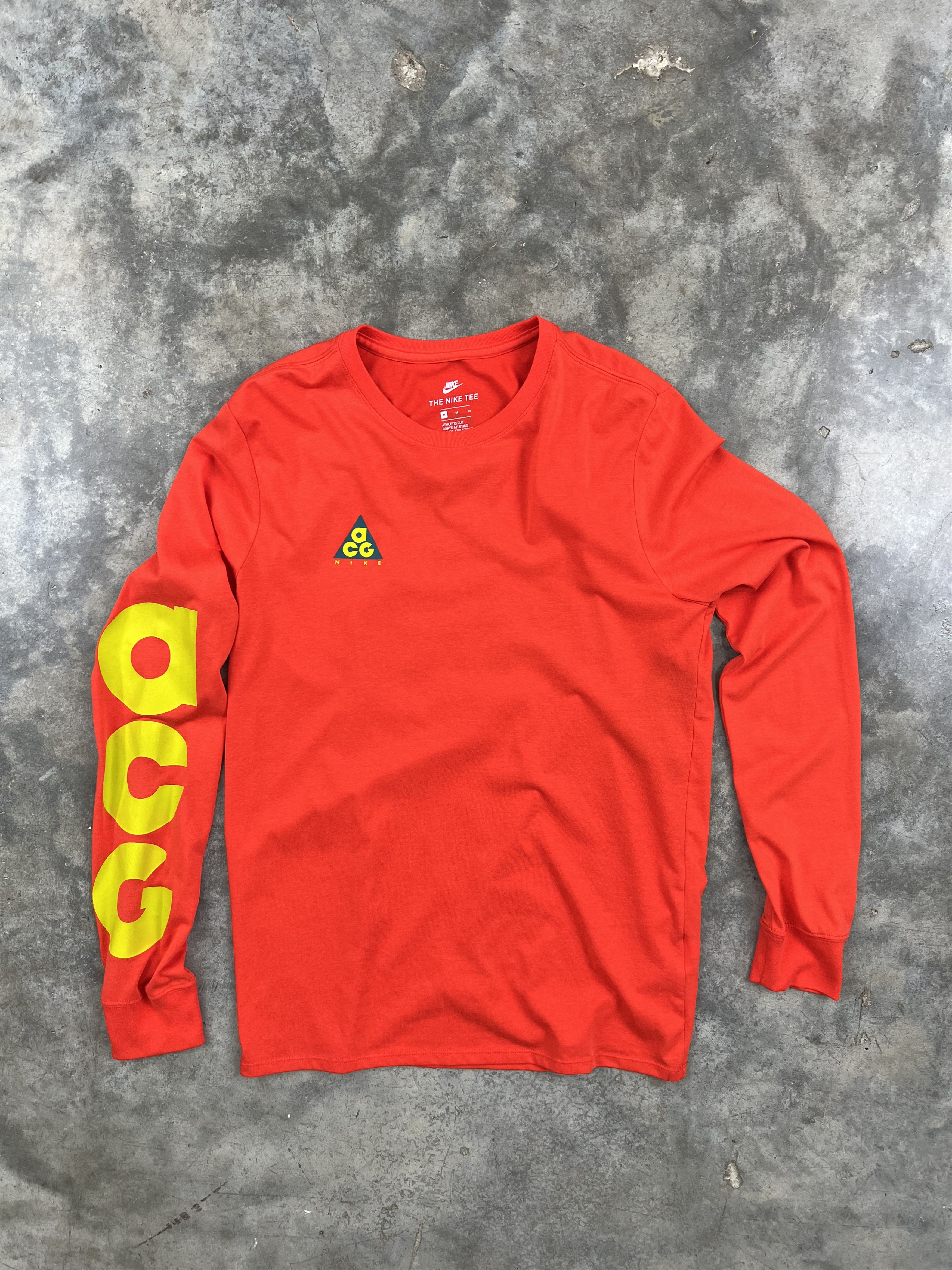 Nike ACG Nike ACG Hiking Bigfoot Long Sleeve Blood Orange Medium Size US M / EU 48-50 / 2 - 4 Thumbnail