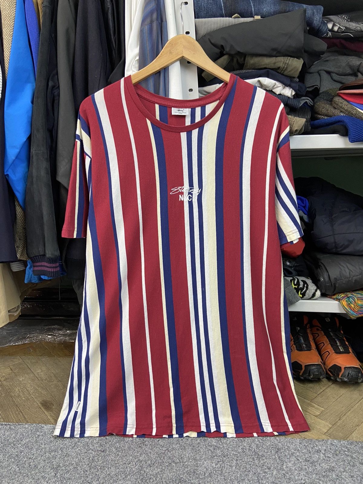 Stussy Stussy center logo T-shirt | Grailed