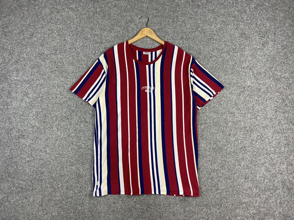 Stussy Stussy center logo T-shirt | Grailed