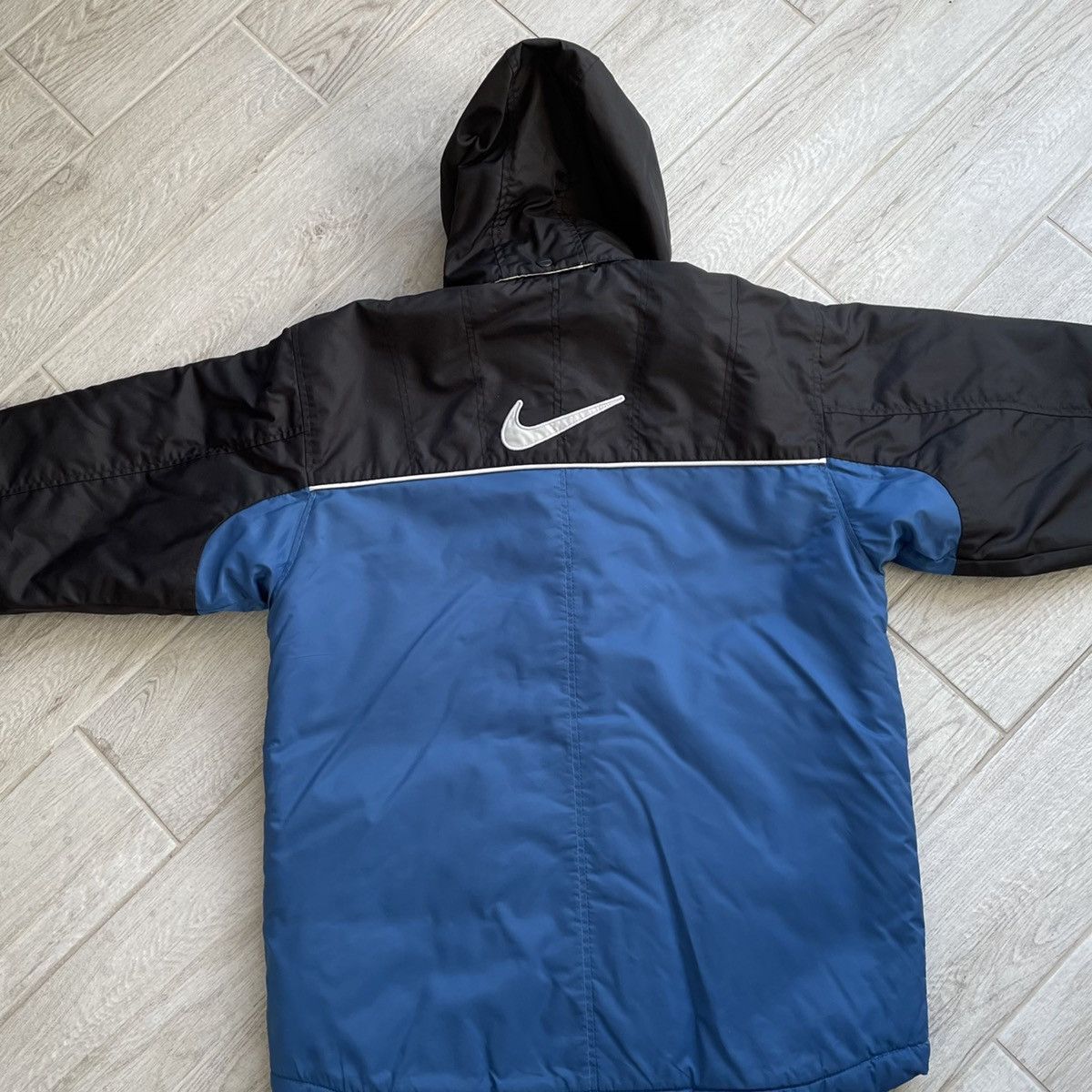 Nike × Vintage Vintage Nike Big Logo Light Jacket Size US L / EU 52-54 / 3 - 7 Thumbnail