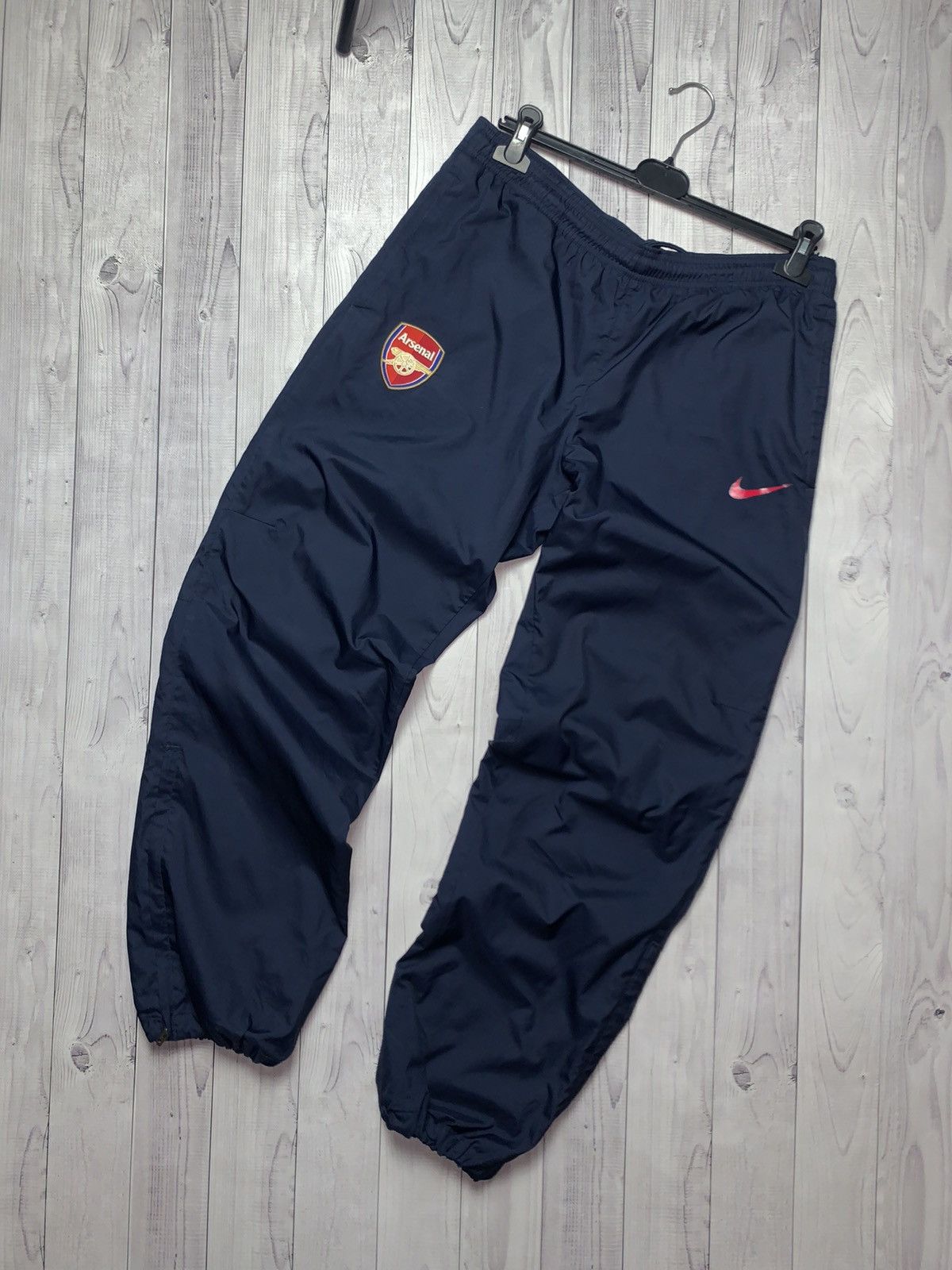 Vintage Vintage joggers Nike Arsenal size M drill Size US 32 / EU 48 - 1 Thumbnail