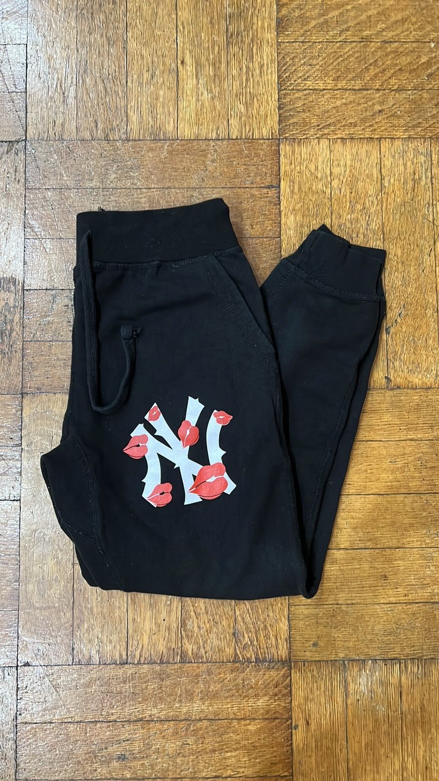 LaRopa LaRopa “New York is Kissing Me” joggers. Size Medium Size US 28 / EU 44 - 1 Thumbnail