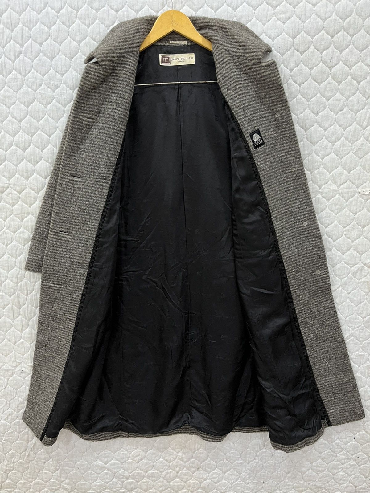 Pierre Balmain (LL). PIERRE BALMAIN LONG JACKET Size S / US 4 / IT 40 - 4 Thumbnail