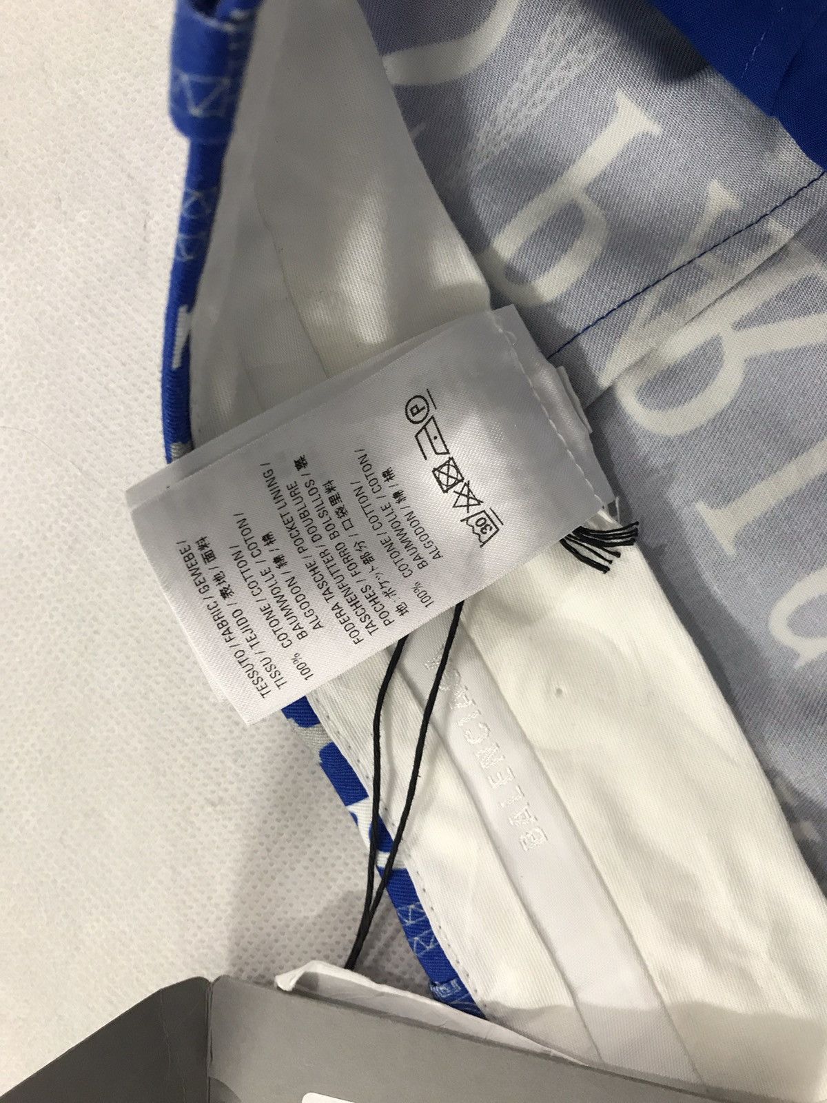 Balenciaga Balenciaga 2020 paris men’s cropped pants. 48/M/32. $995 Size US 32 / EU 48 - 11 Thumbnail