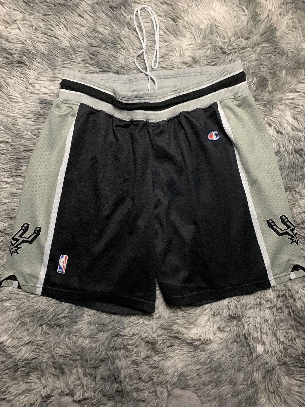 VTG 90’s San Antonio Spurs NBA Tony Parker champion shorts