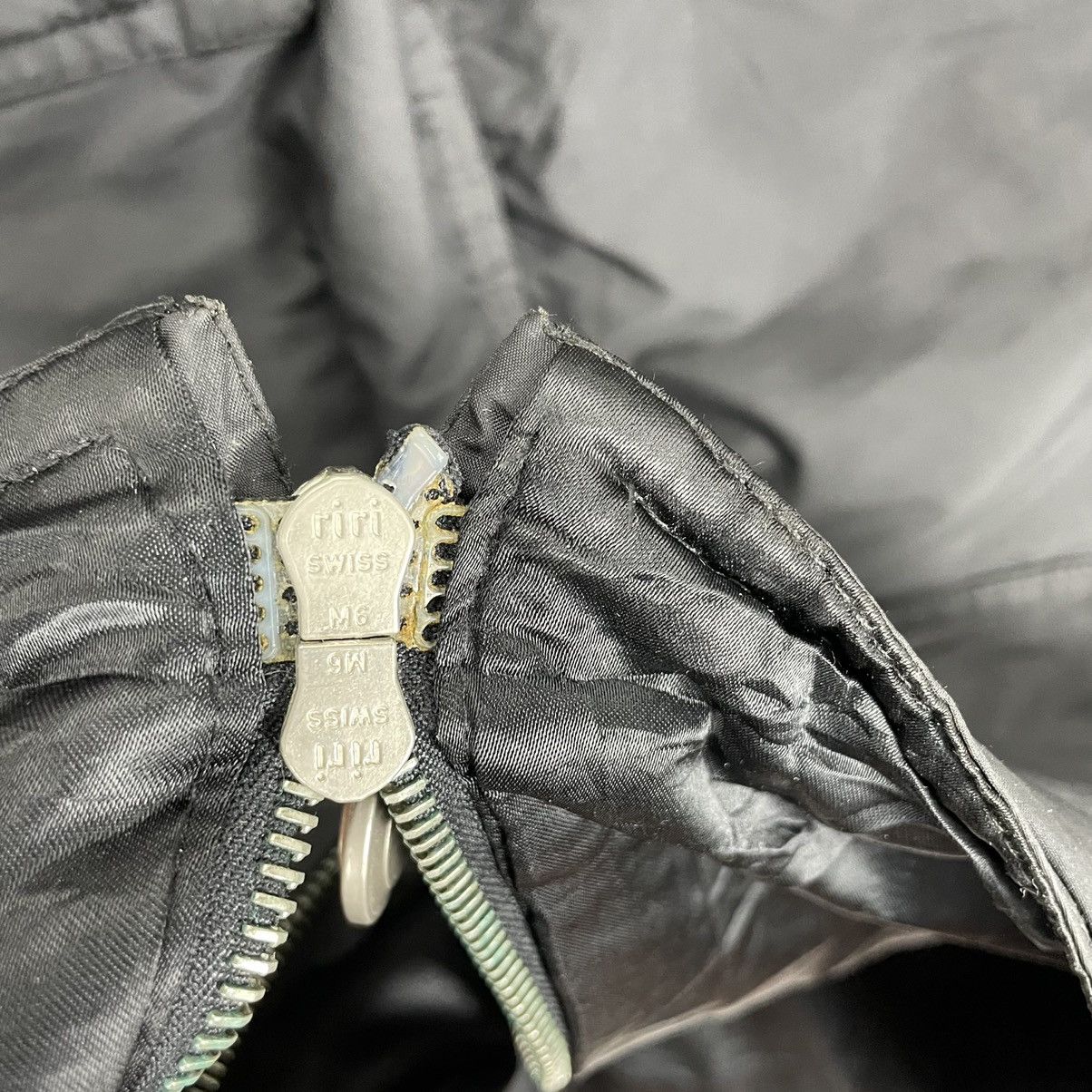 Gucci ❄️GUCCI AW95 SILVER BUTTON ZIPPER JACKET Size US S / EU 44-46 / 1 - 6 Thumbnail