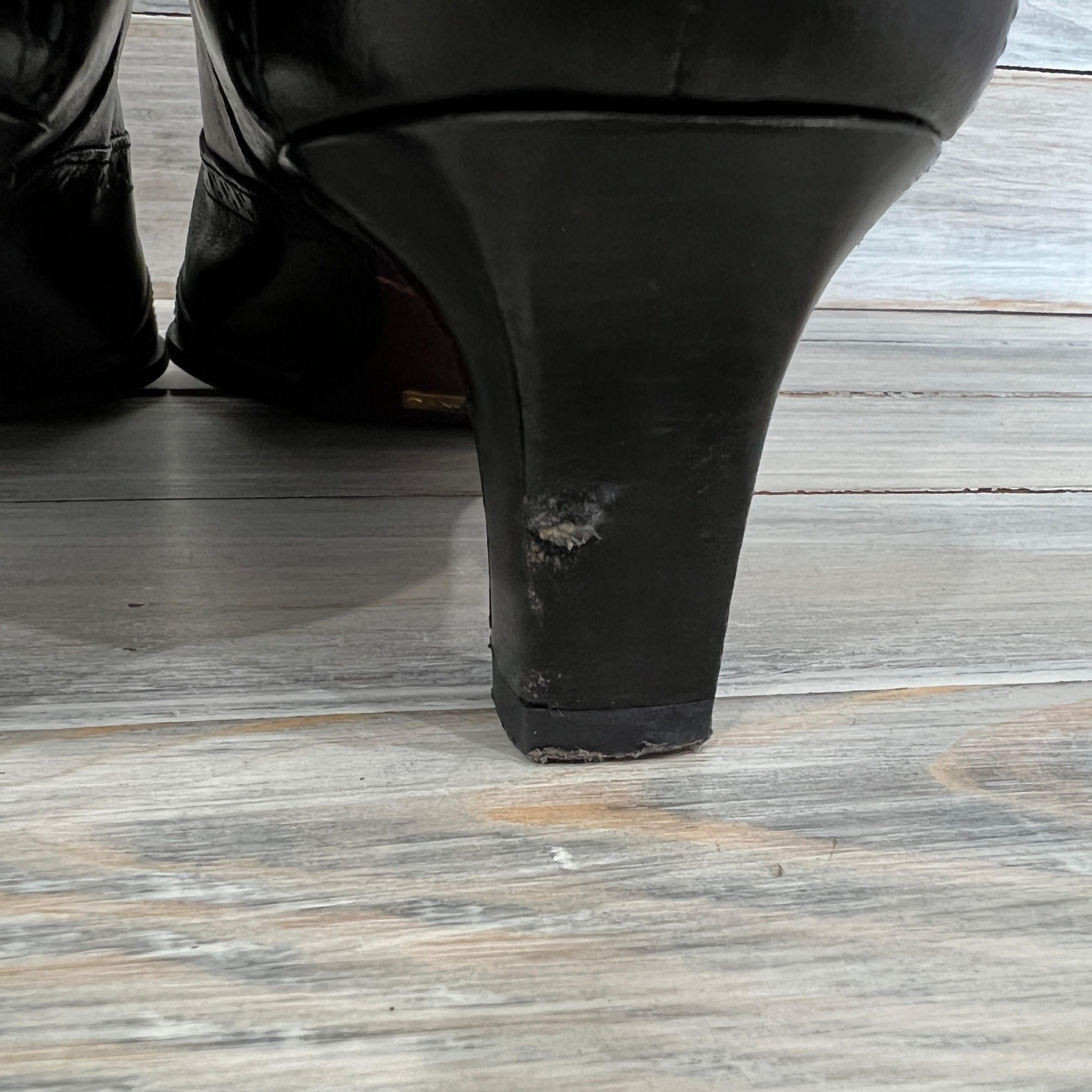 Dolce & Gabbana Dolce & Gabbana Women's Leather Shoes With A Low Heel Italy Size US 7 / IT 37 - 18 Thumbnail