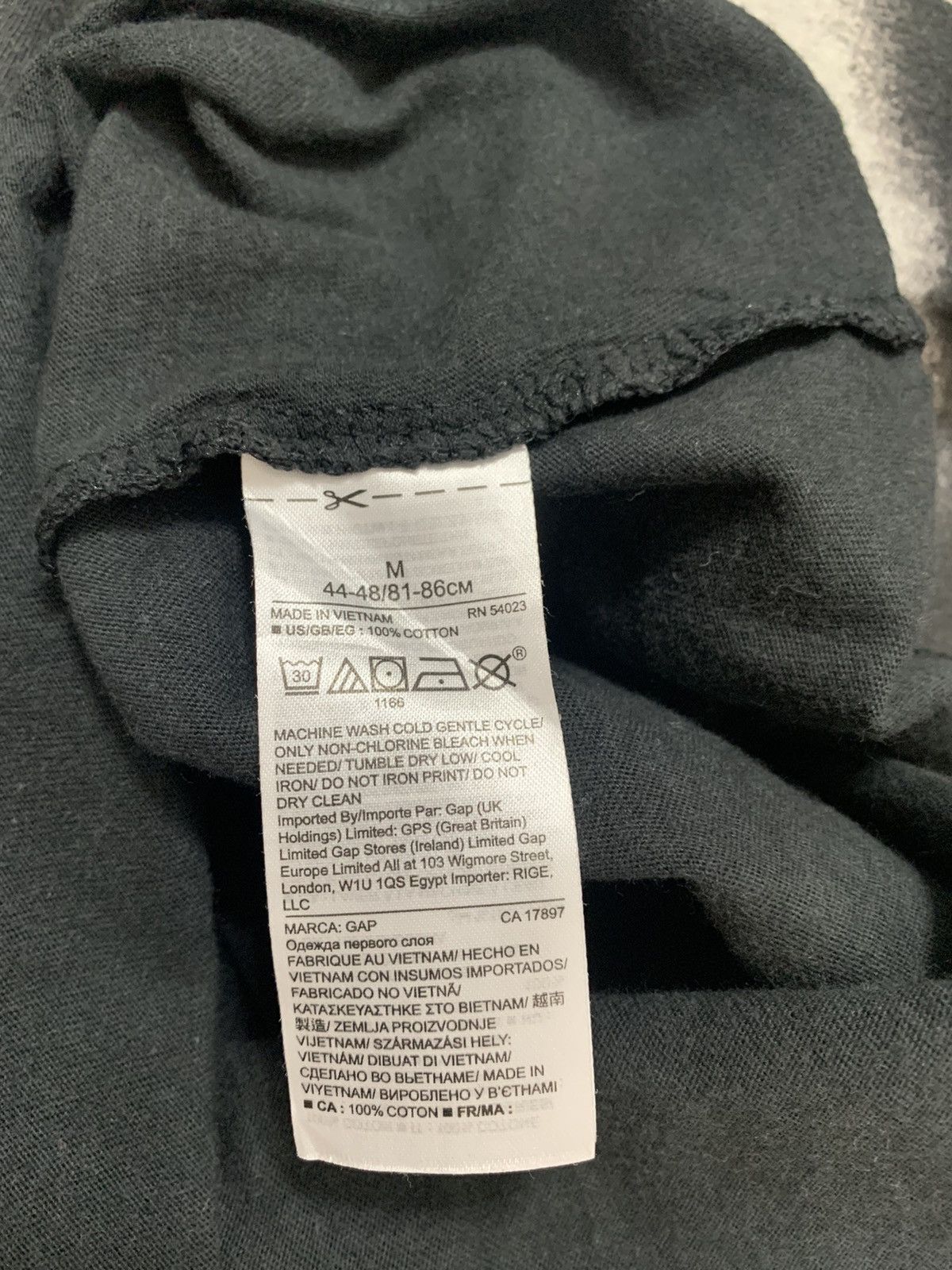 Gap Gap Let There Be Night Tshirt Size US M / EU 48-50 / 2 - 6 Thumbnail