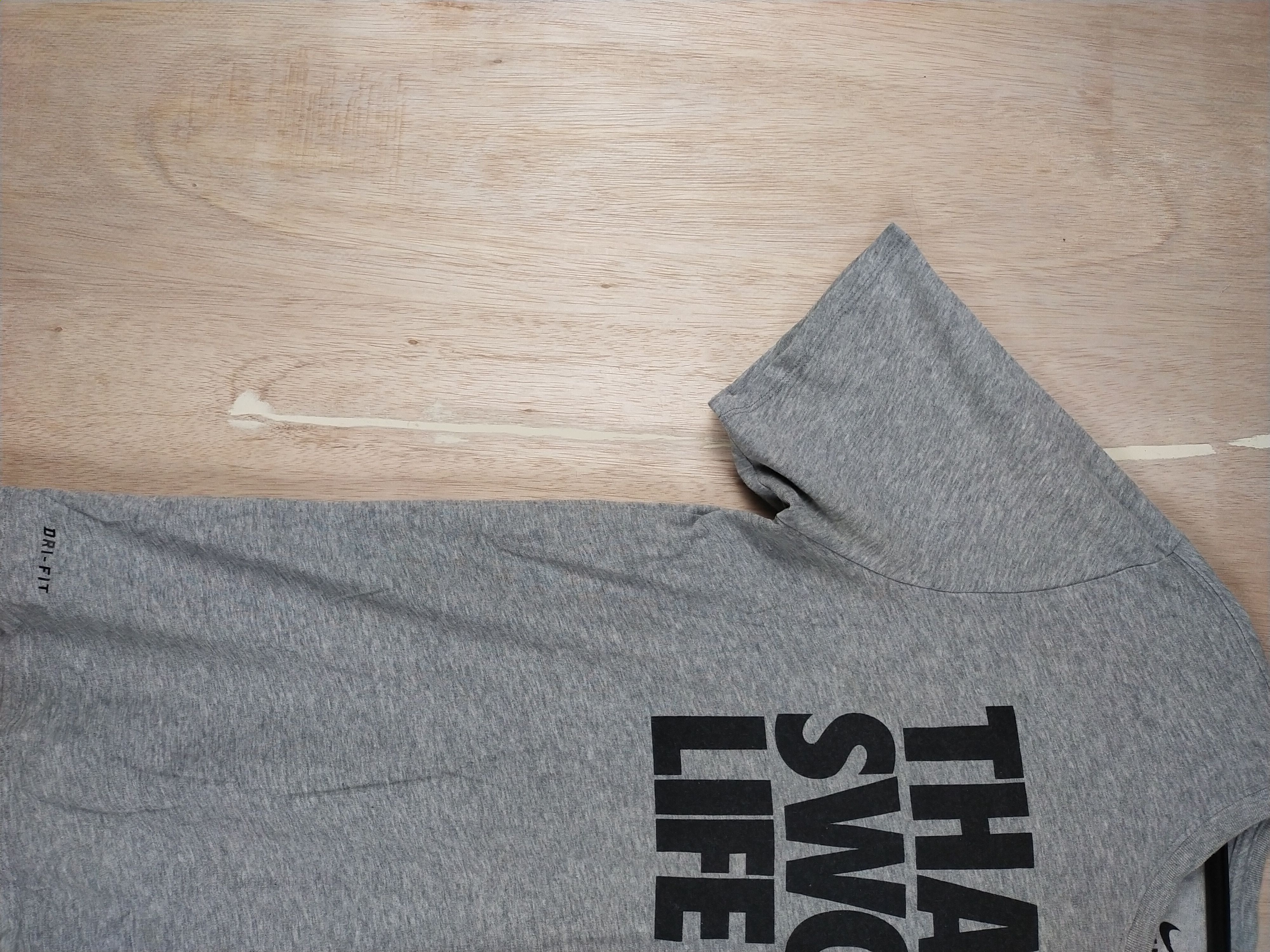 Nike DL Nike gray Tshirt #2542 Size US L / EU 52-54 / 3 - 3 Thumbnail