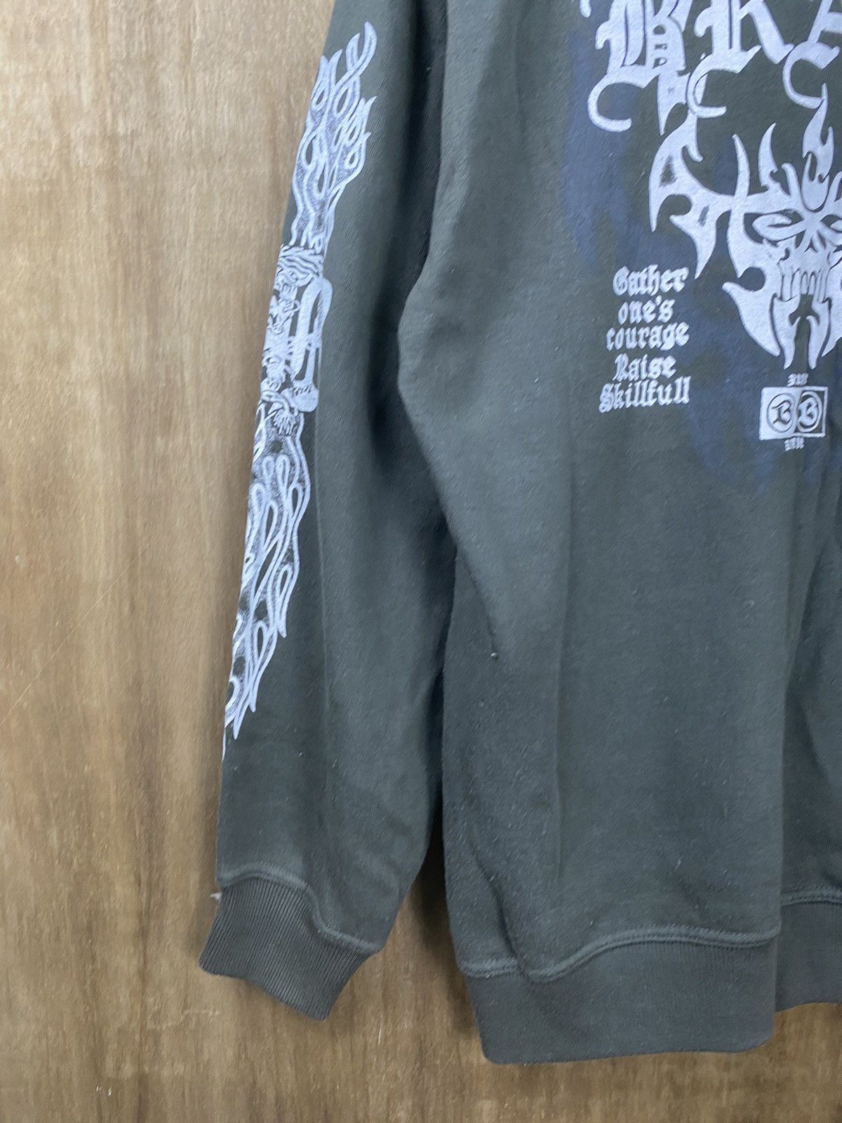 Designer Vincere Brave Sweatshirt #3677 Size US M / EU 48-50 / 2 - 16 Thumbnail