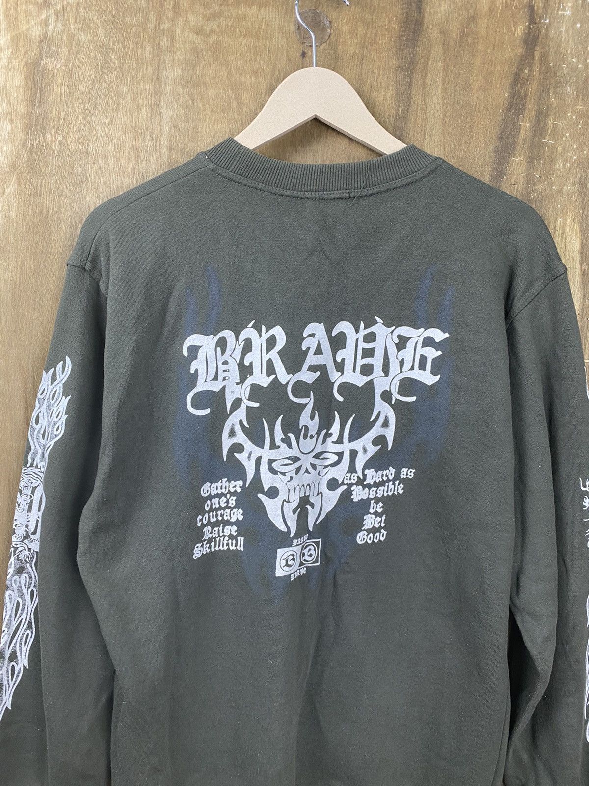 Designer Vincere Brave Sweatshirt #3677 Size US M / EU 48-50 / 2 - 13 Thumbnail